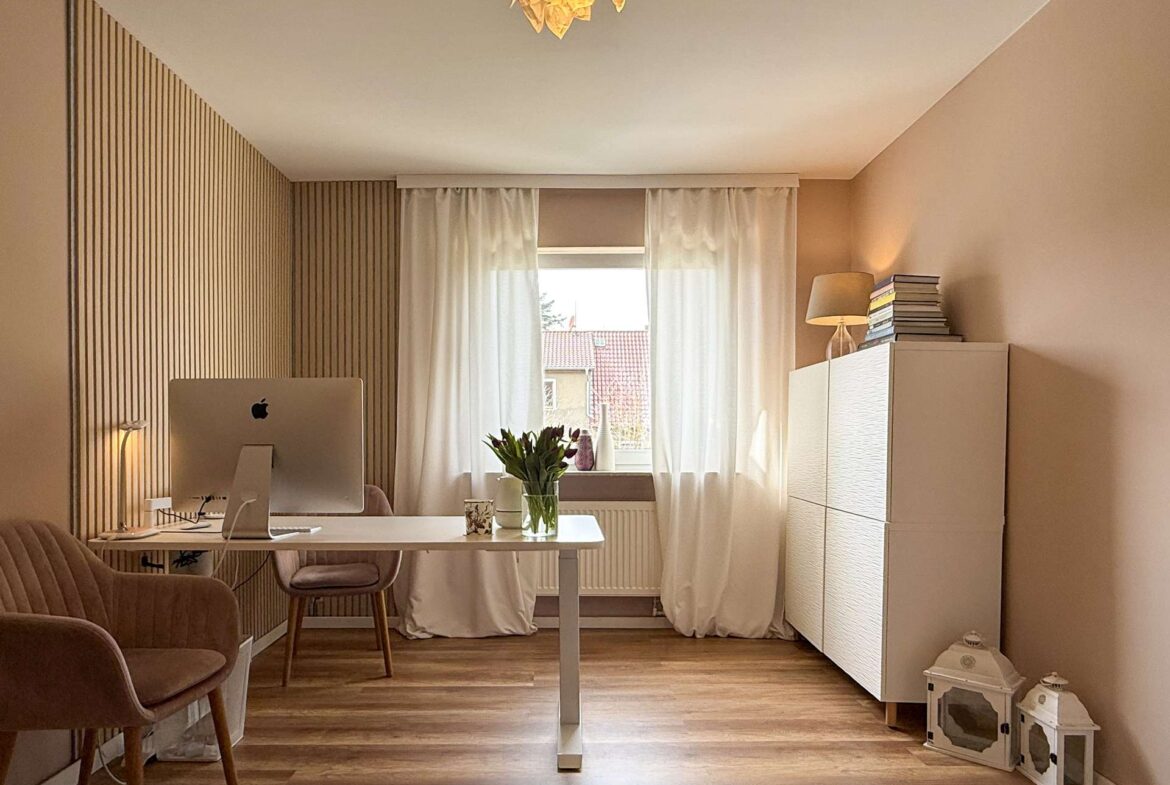 Arbeits- oder Schlafzimmer