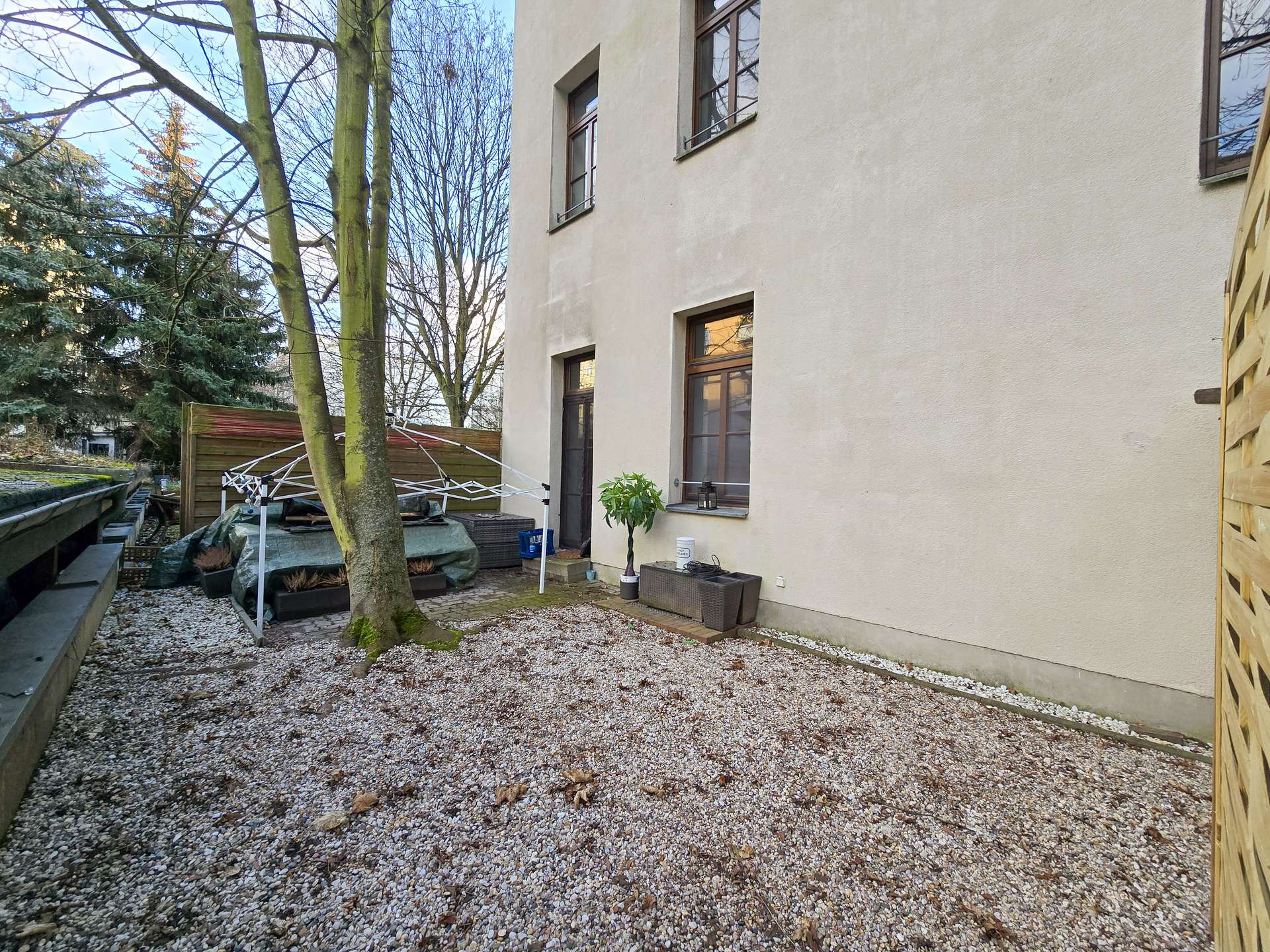Terrasse im EG rechts