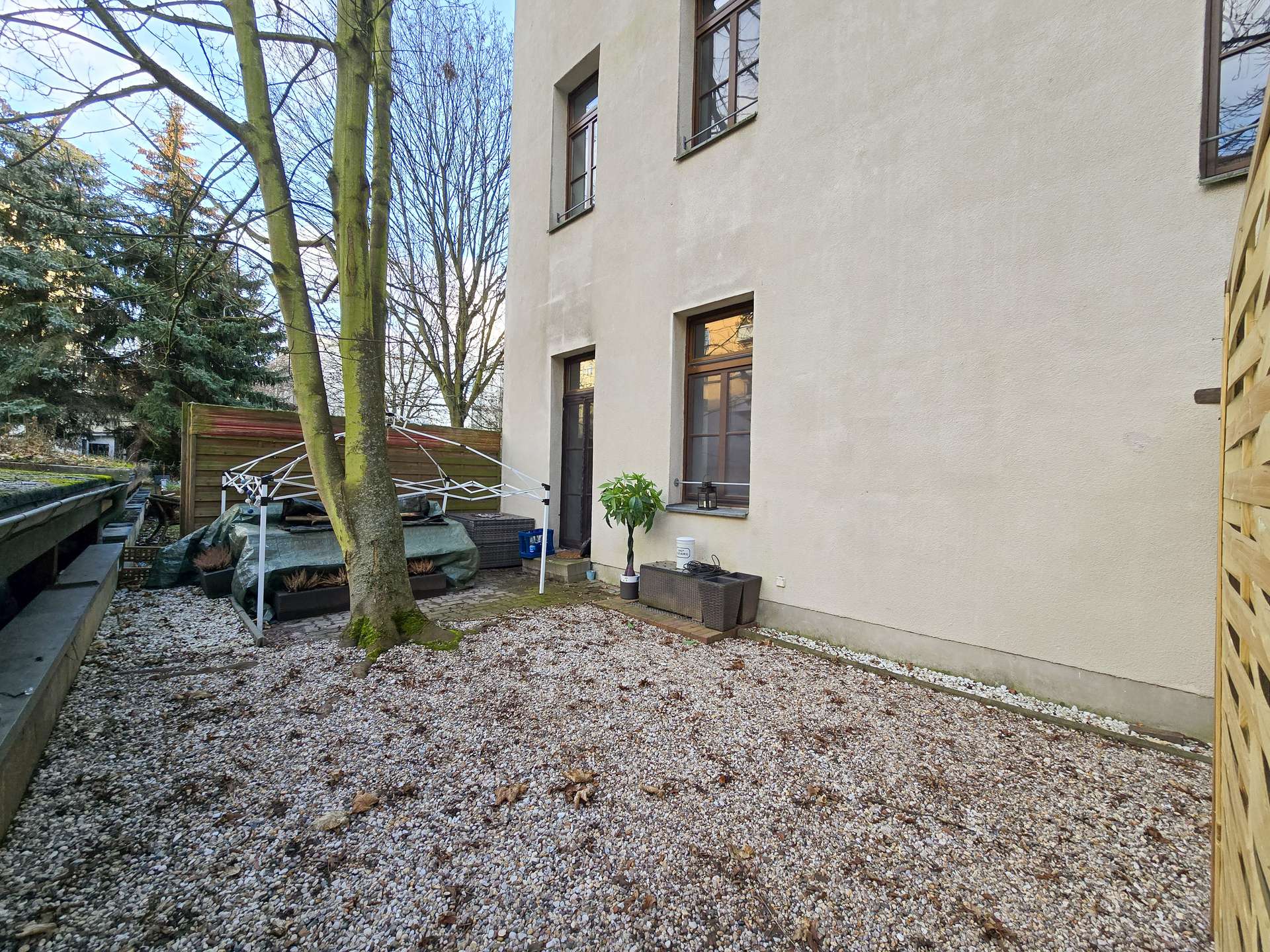 Terrasse im EG rechts