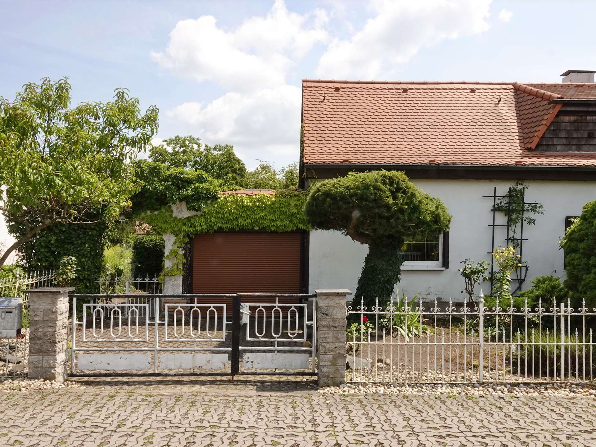 Doppelhaus mit Garage
