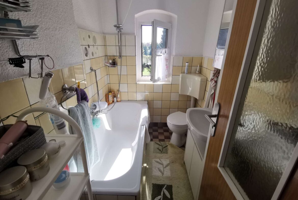 Tageslichtbad mit Wanne 1.OG