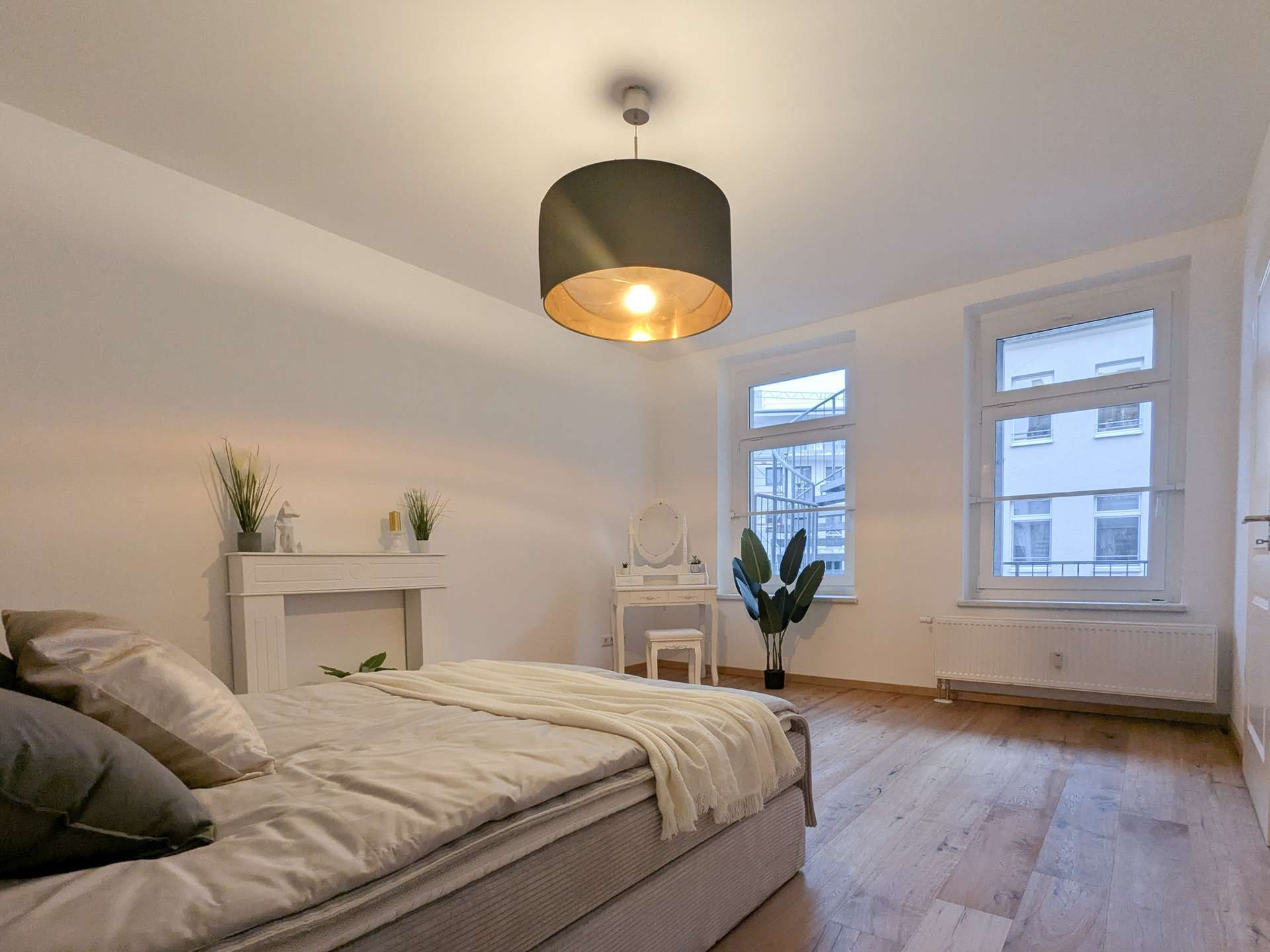 Viel Licht im Schlafzimmer - Referenzbild