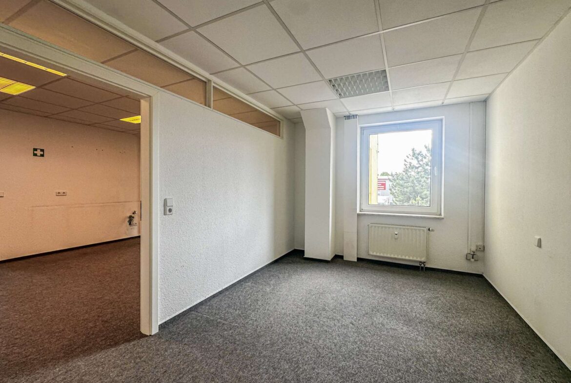 Raum (1. OG links)