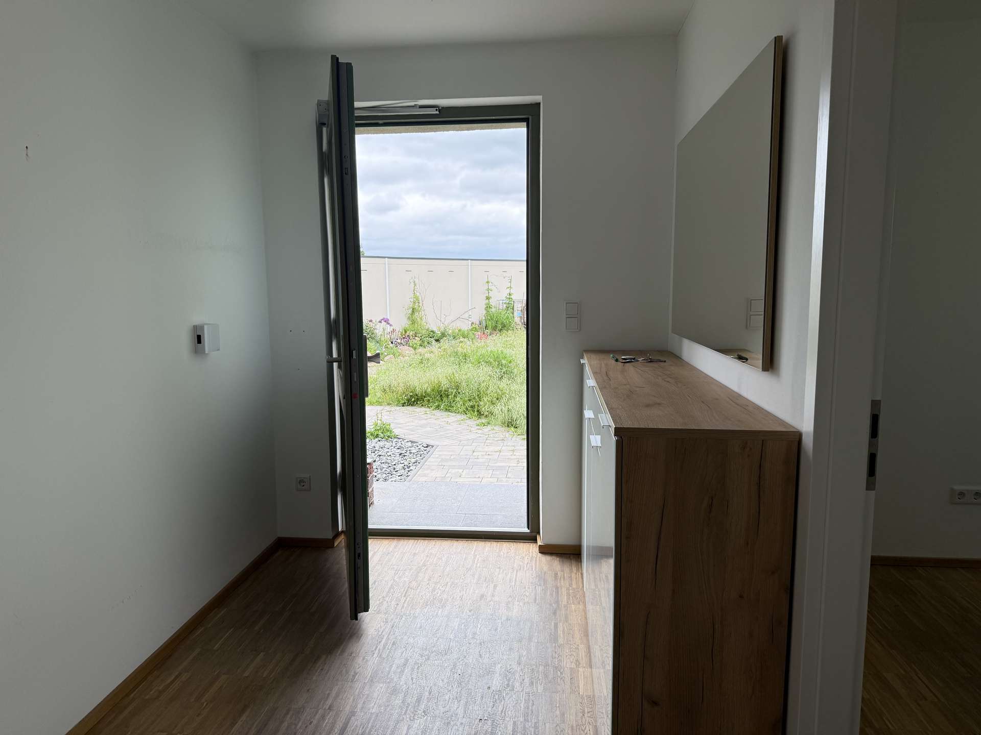 Hauseingang mit geräumigen Flur