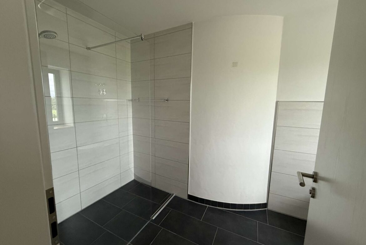 Tageslichtbad mit Dusche