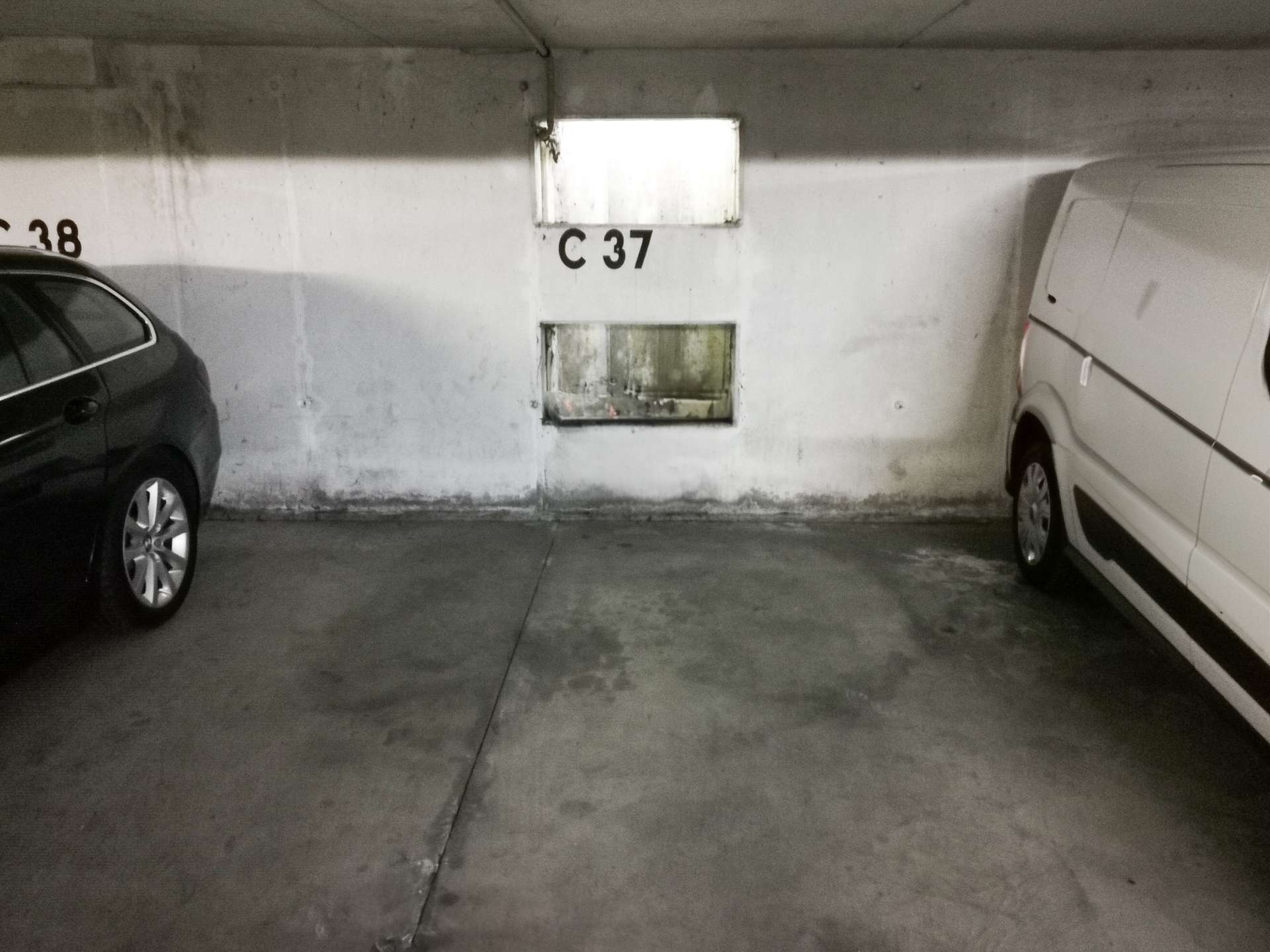 Tiefgaragenstellplatz