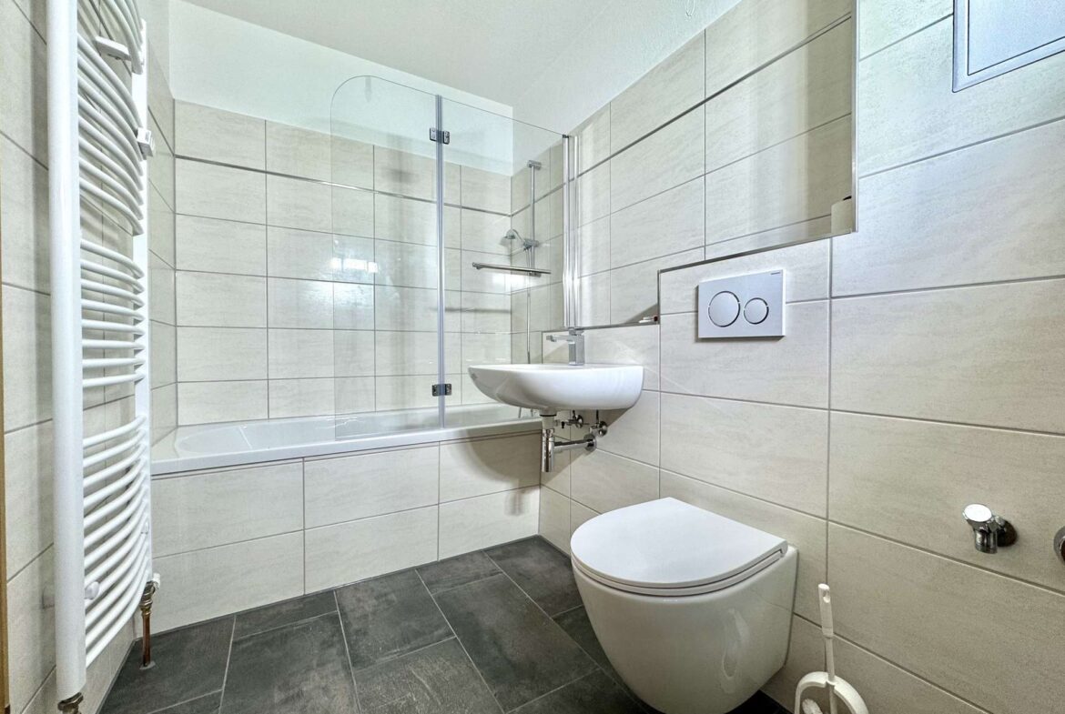 Modernes Badezimmer