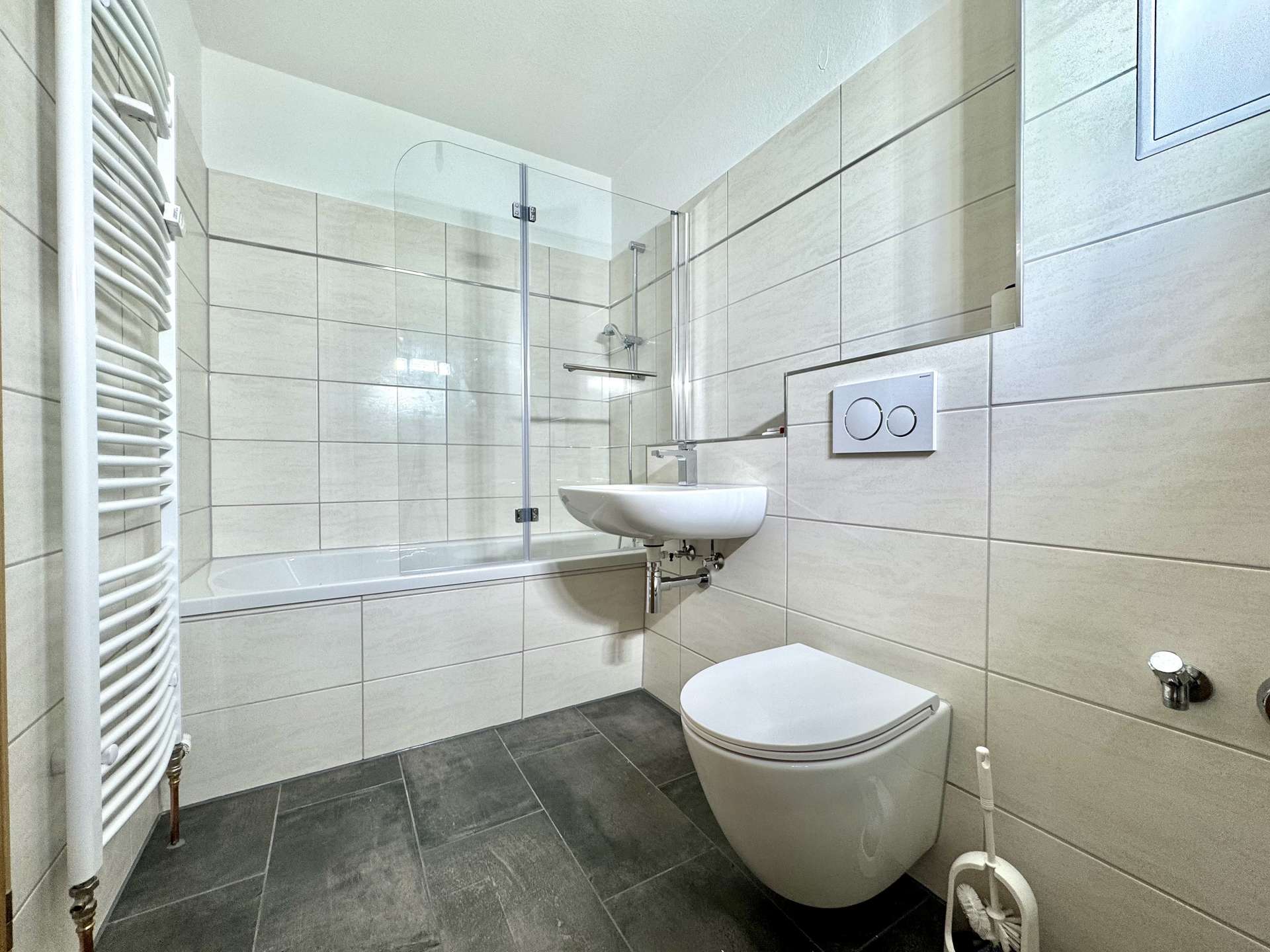Modernes Badezimmer