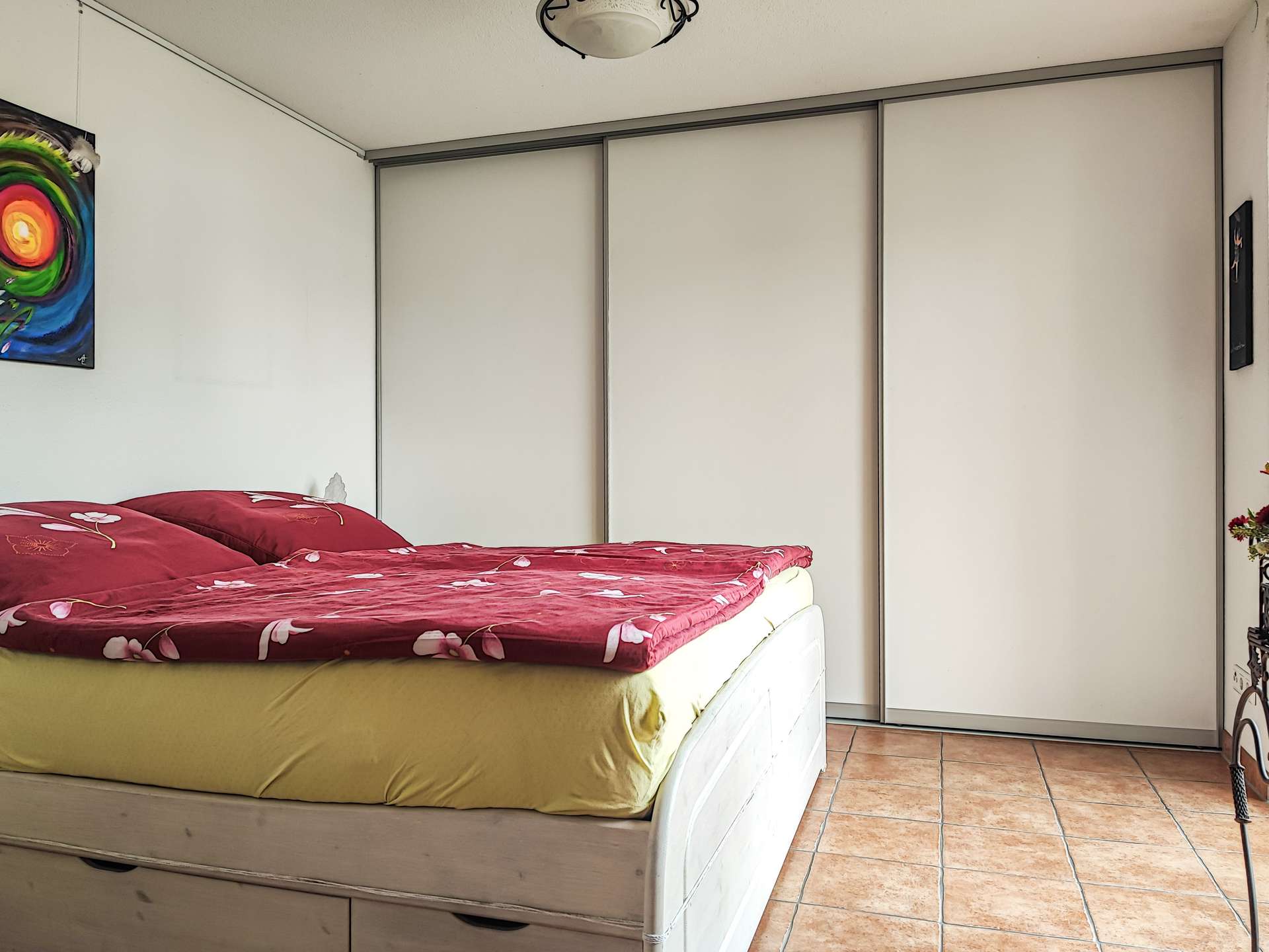 Schlafzimmer mit Einbauschrank