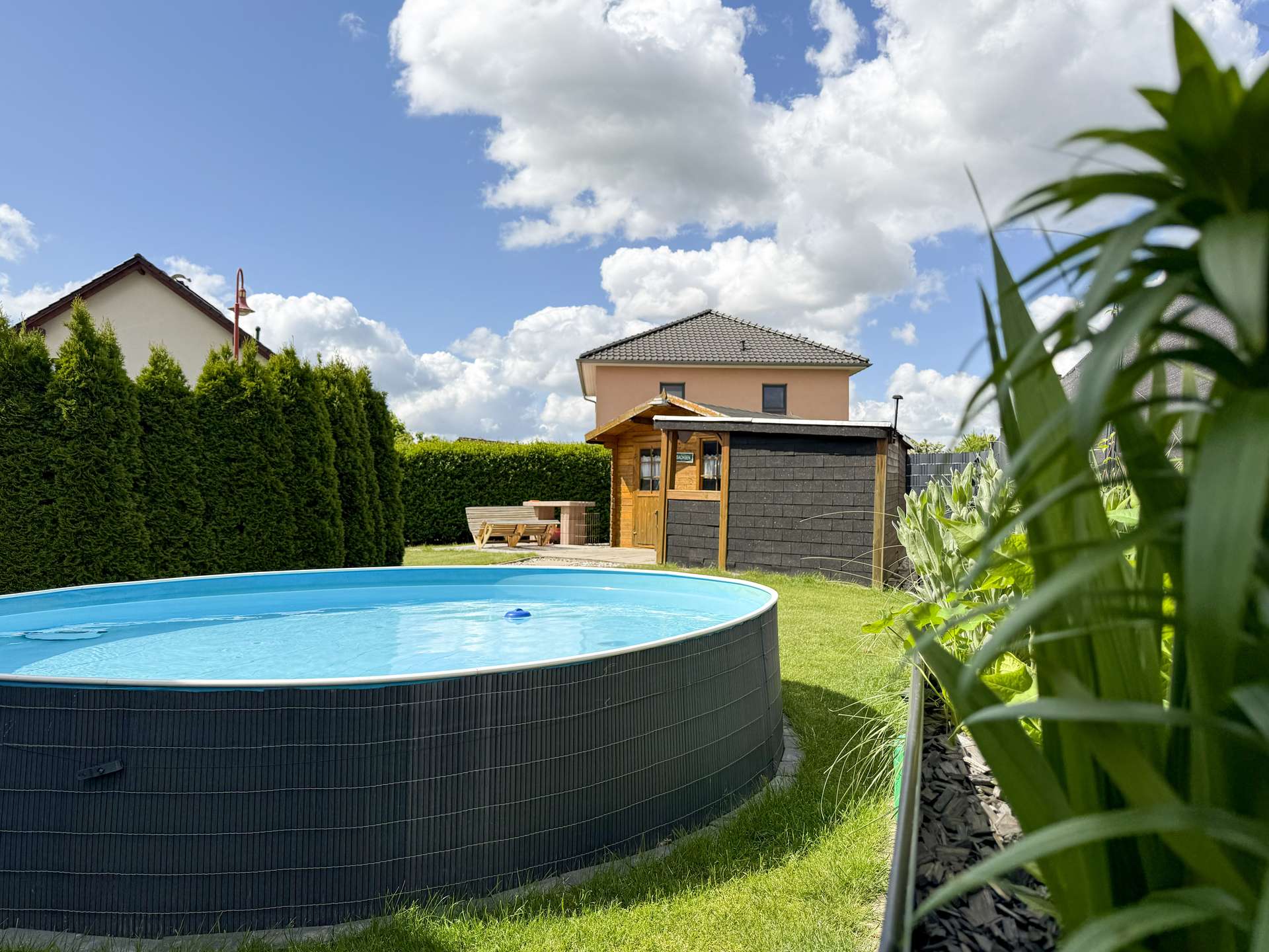 Pool - perfekt für warme Tage