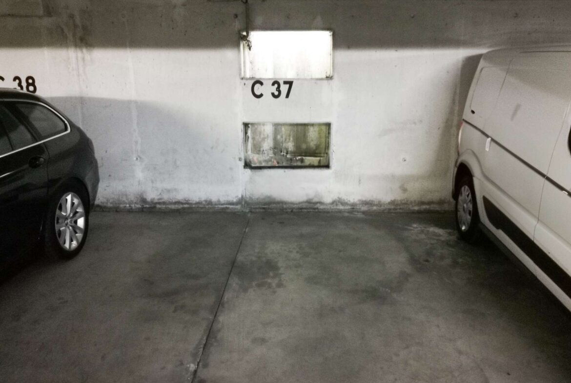 Tiefgaragenstellplatz