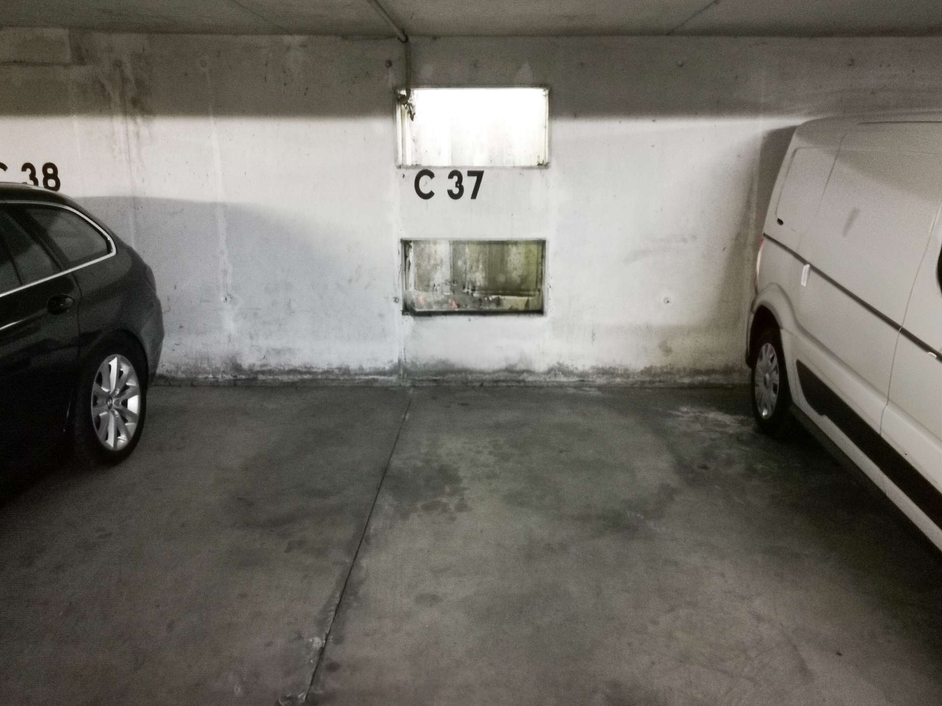 Tiefgaragenstellplatz