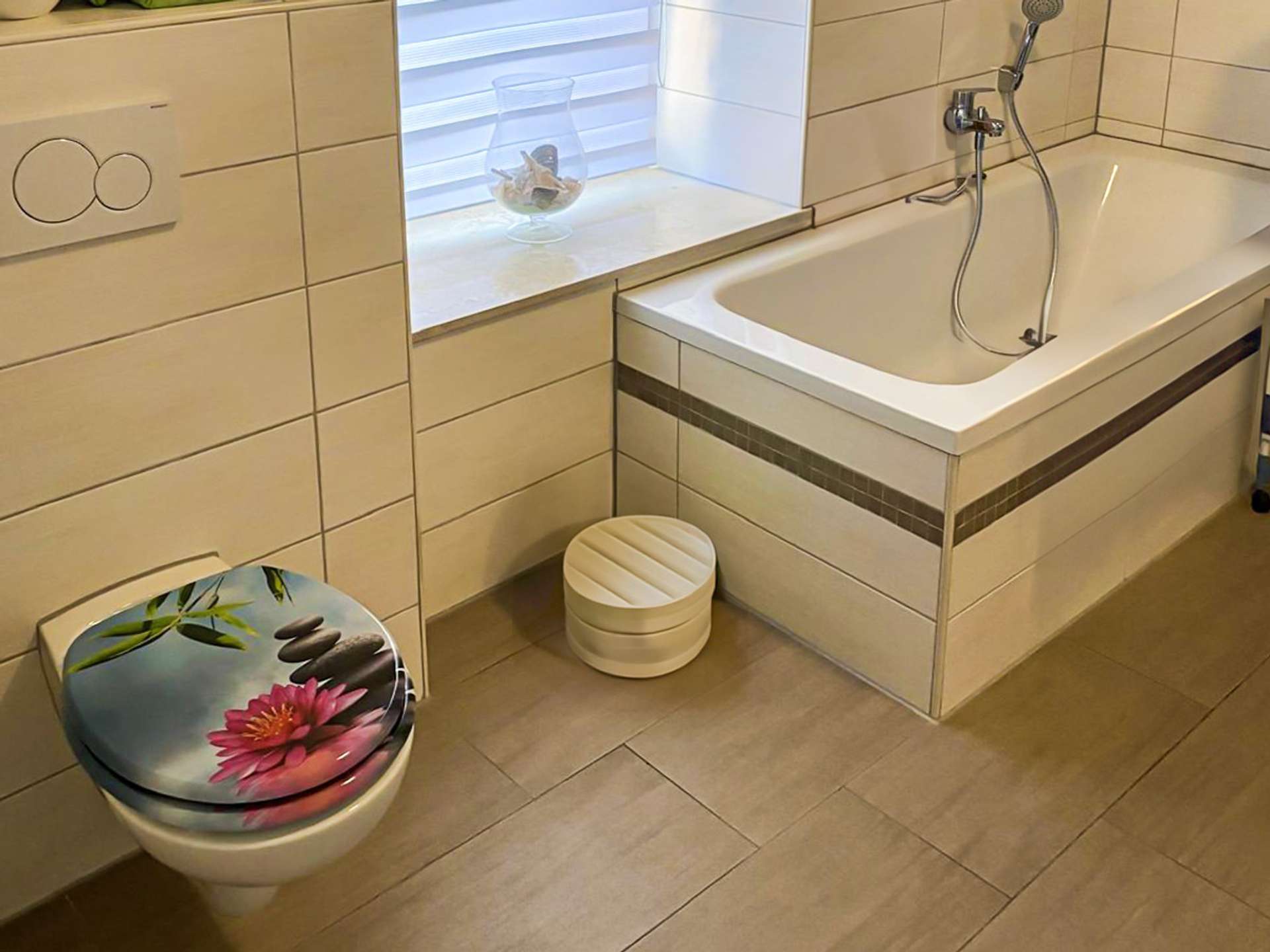 Tageslichtbad mit Badewanne