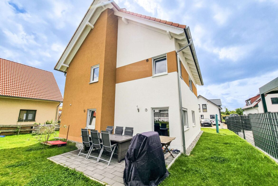 Gebäuderückseite