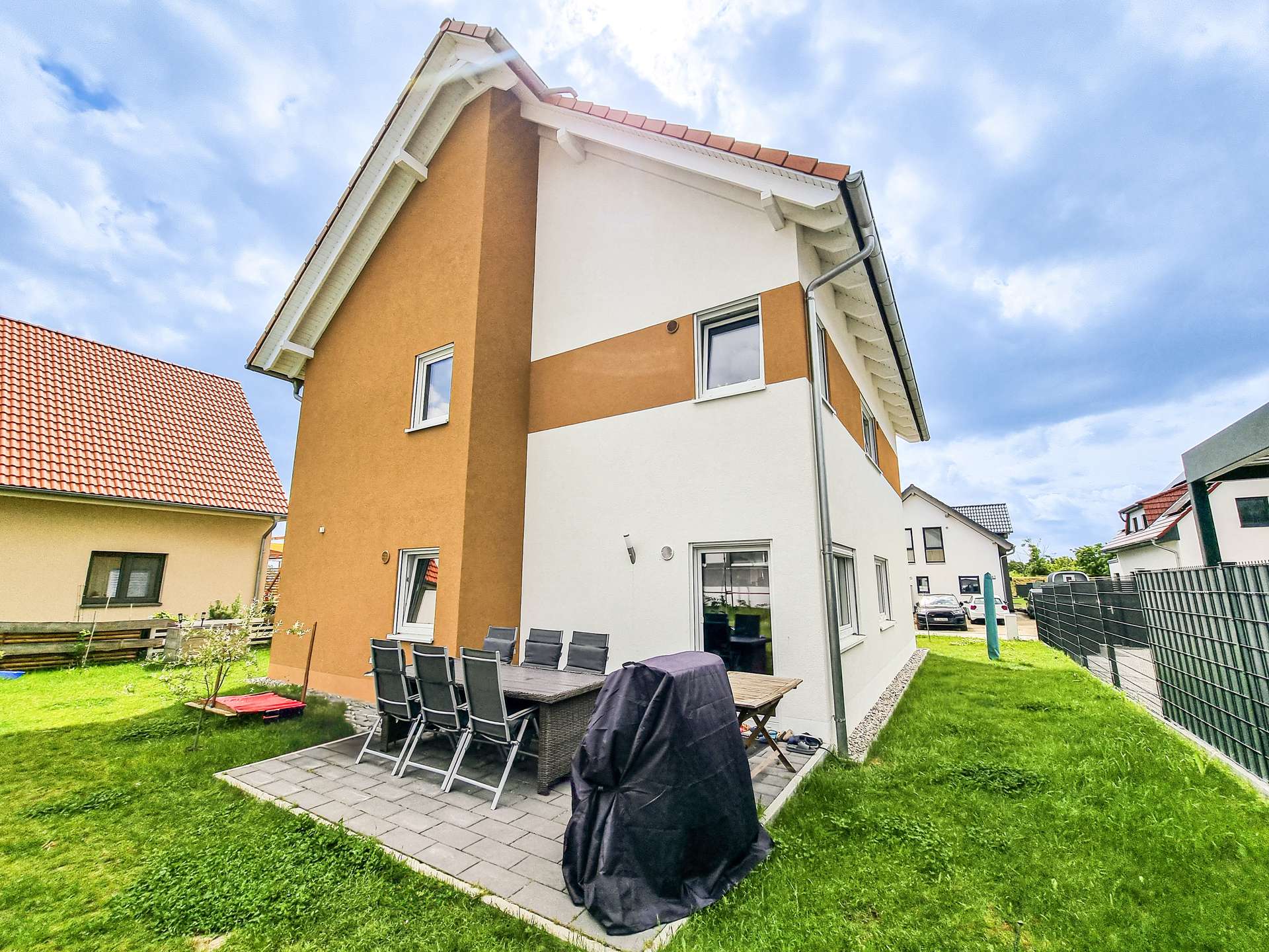 Gebäuderückseite