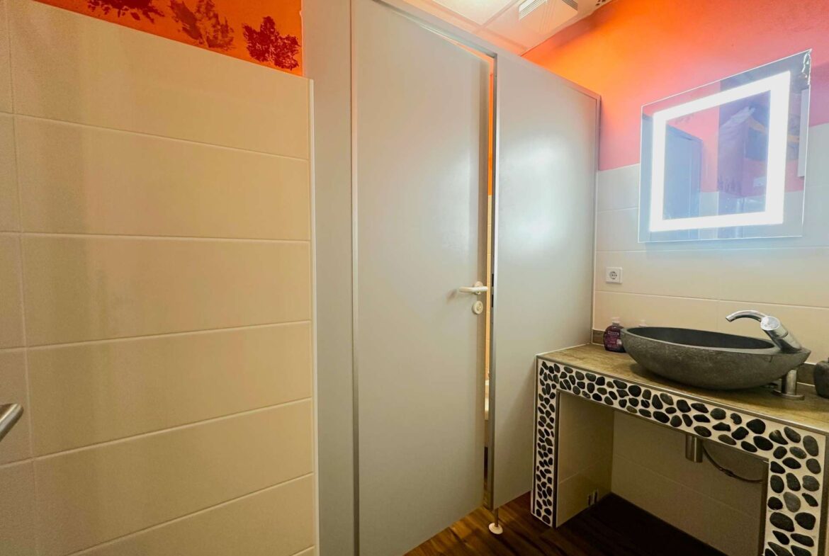 Badezimmer (1. OG rechts)
