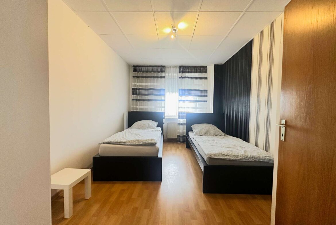 Schlafzimmer (2. OG links)