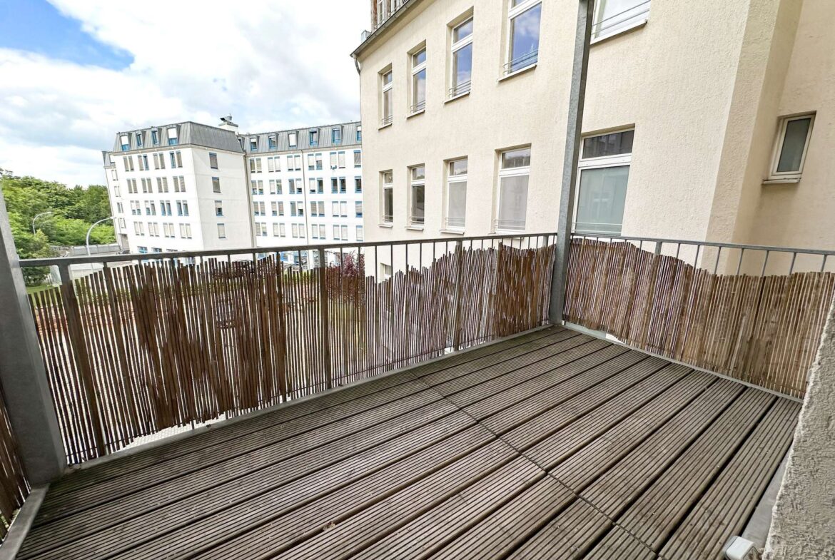 Balkon mit ausreichend Platz
