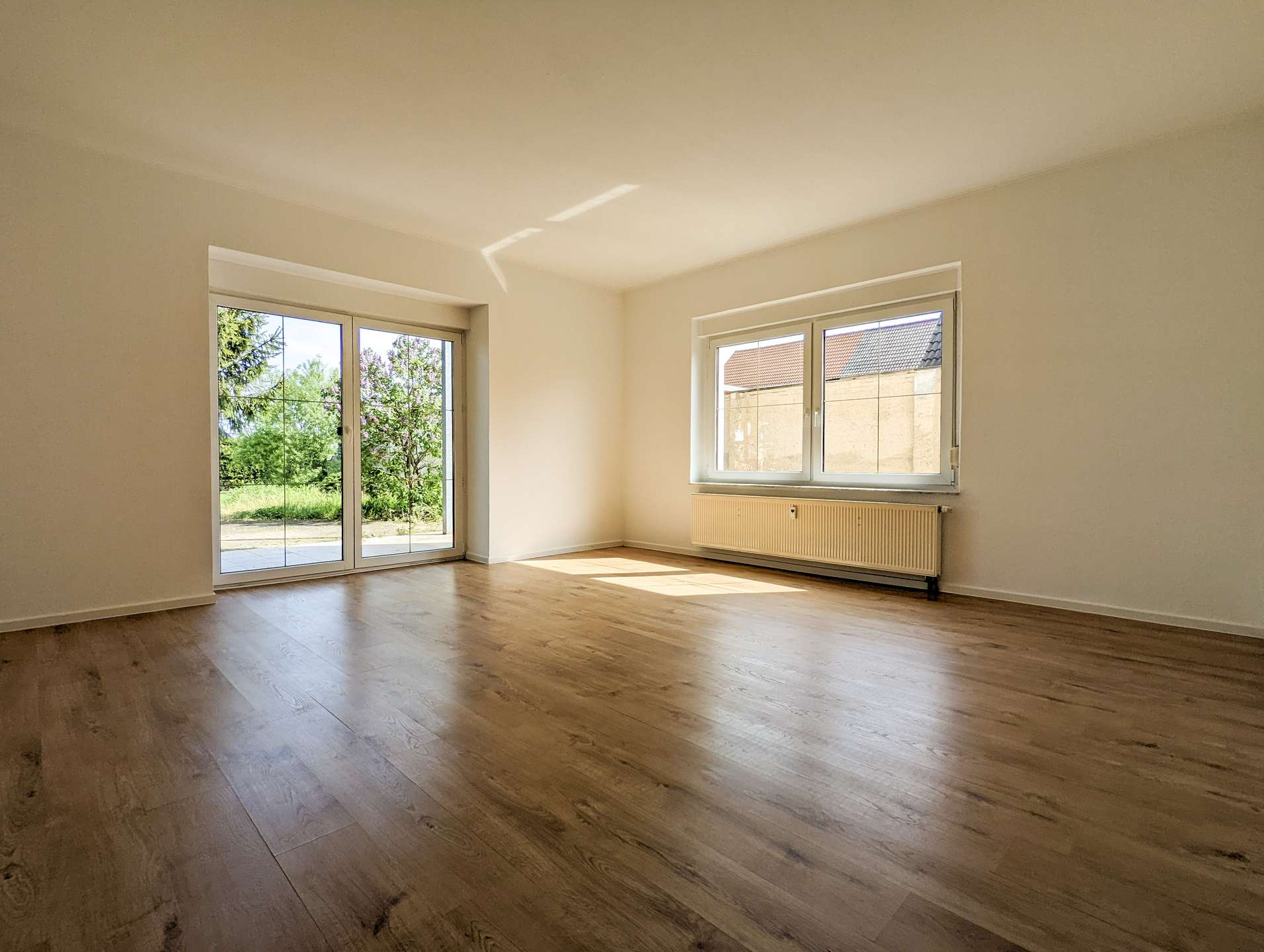 Wohnzimmer mit Terrassentür
