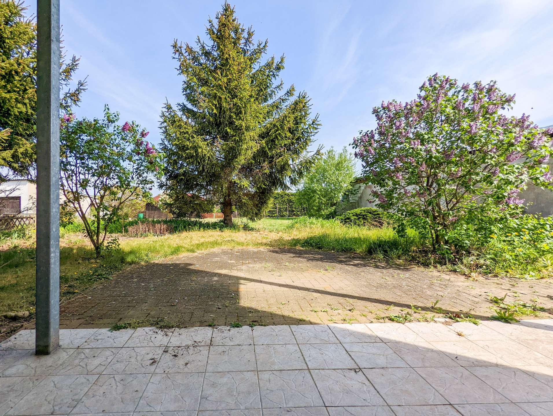 Terrasse und Garten