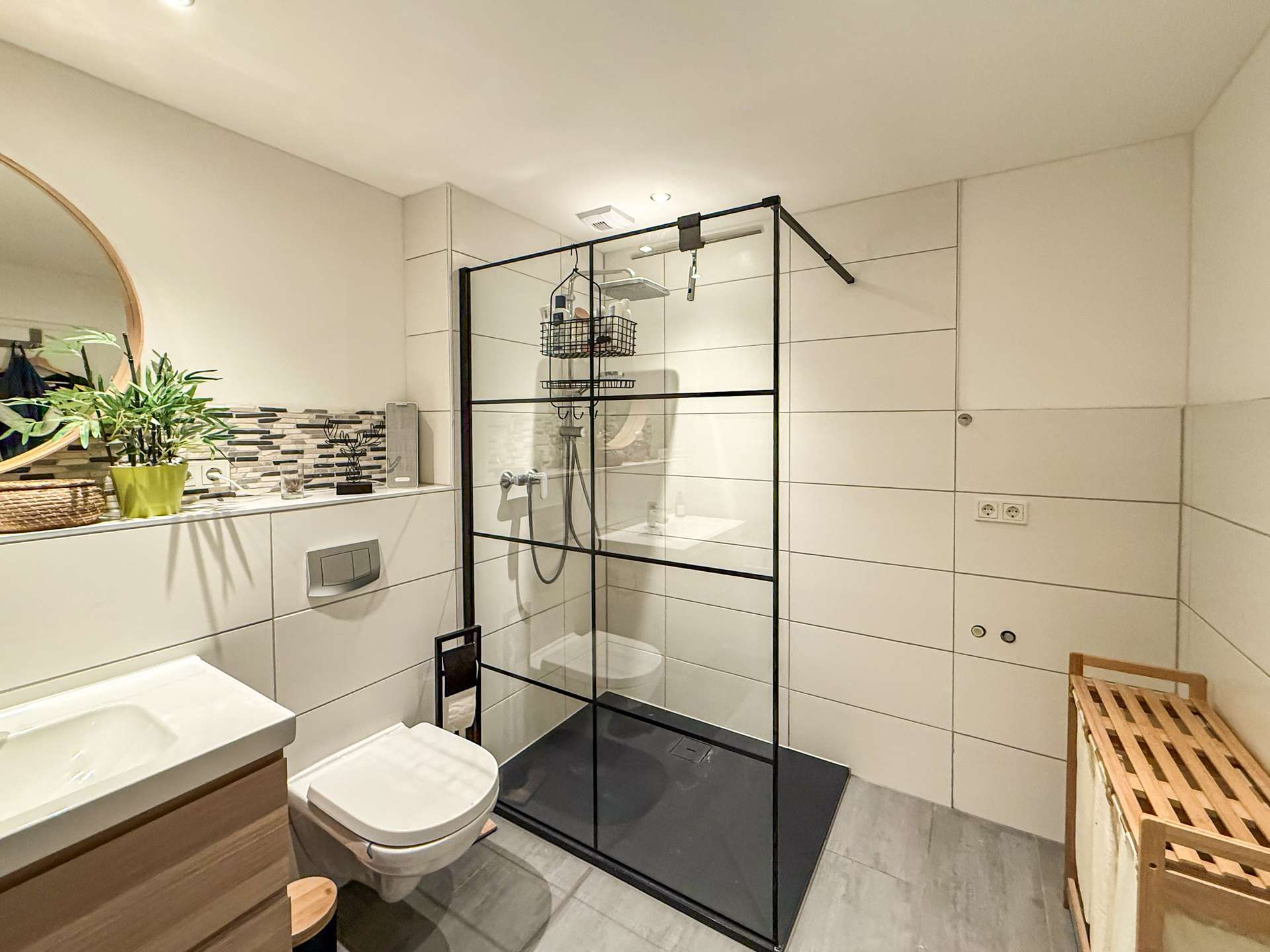 Bad im 1. OG mit Dusche