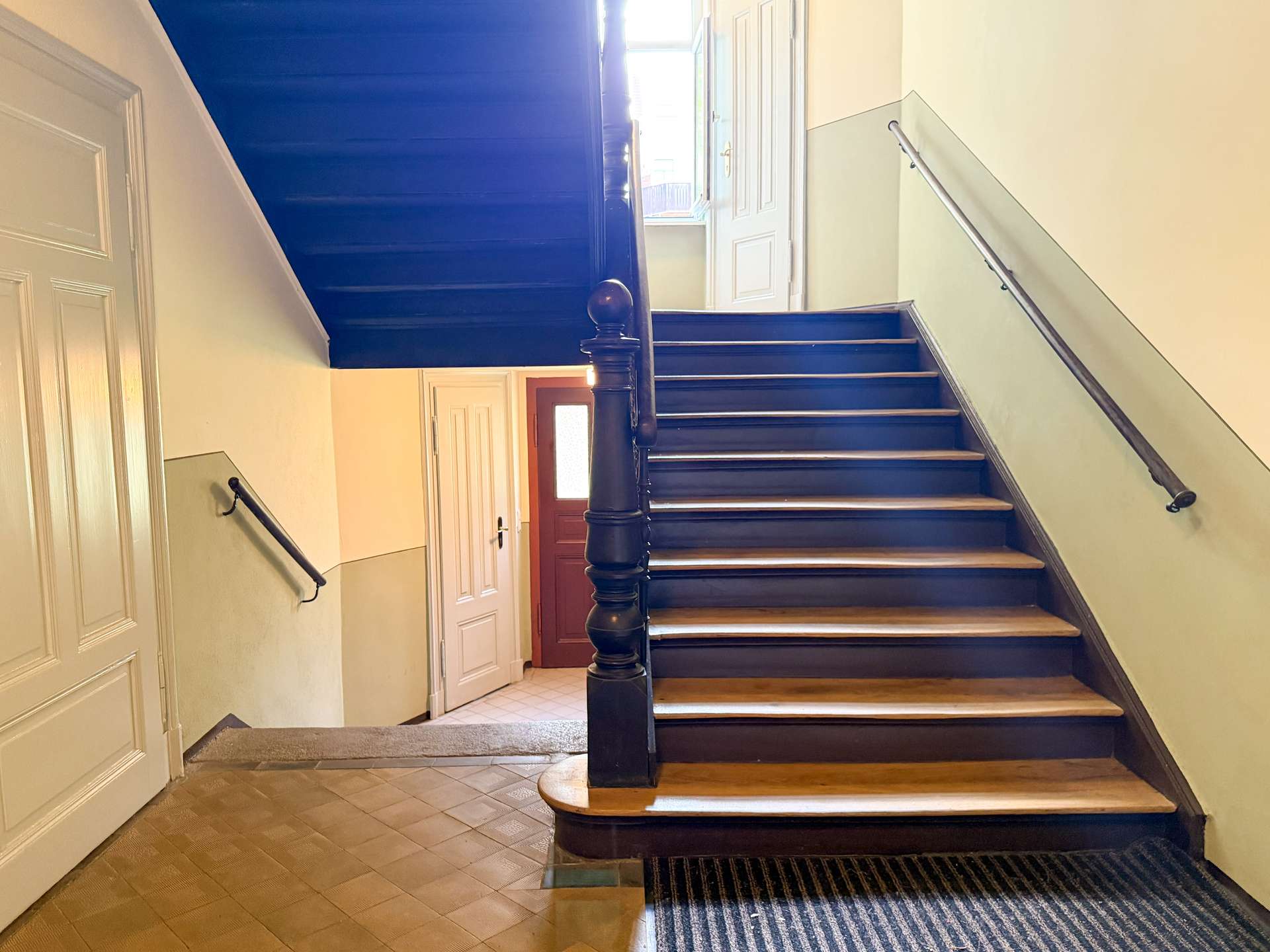 gepflegtes Treppenhaus