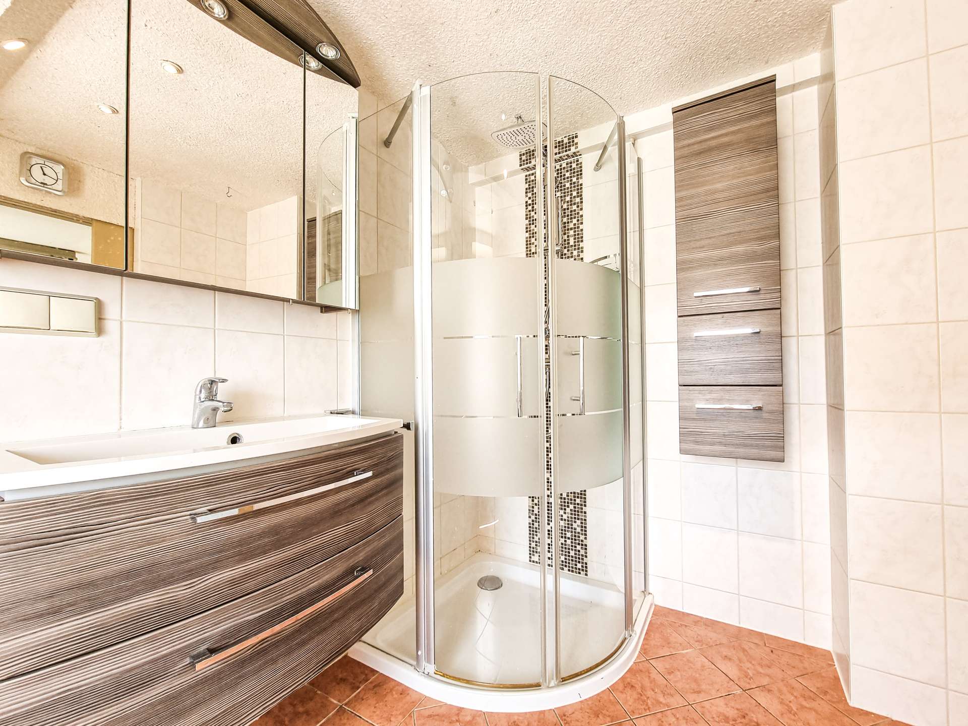 Tageslichtbad mit Dusche