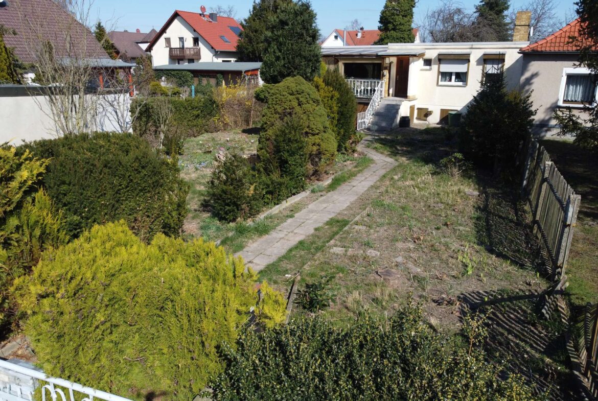Pfad im Garten 