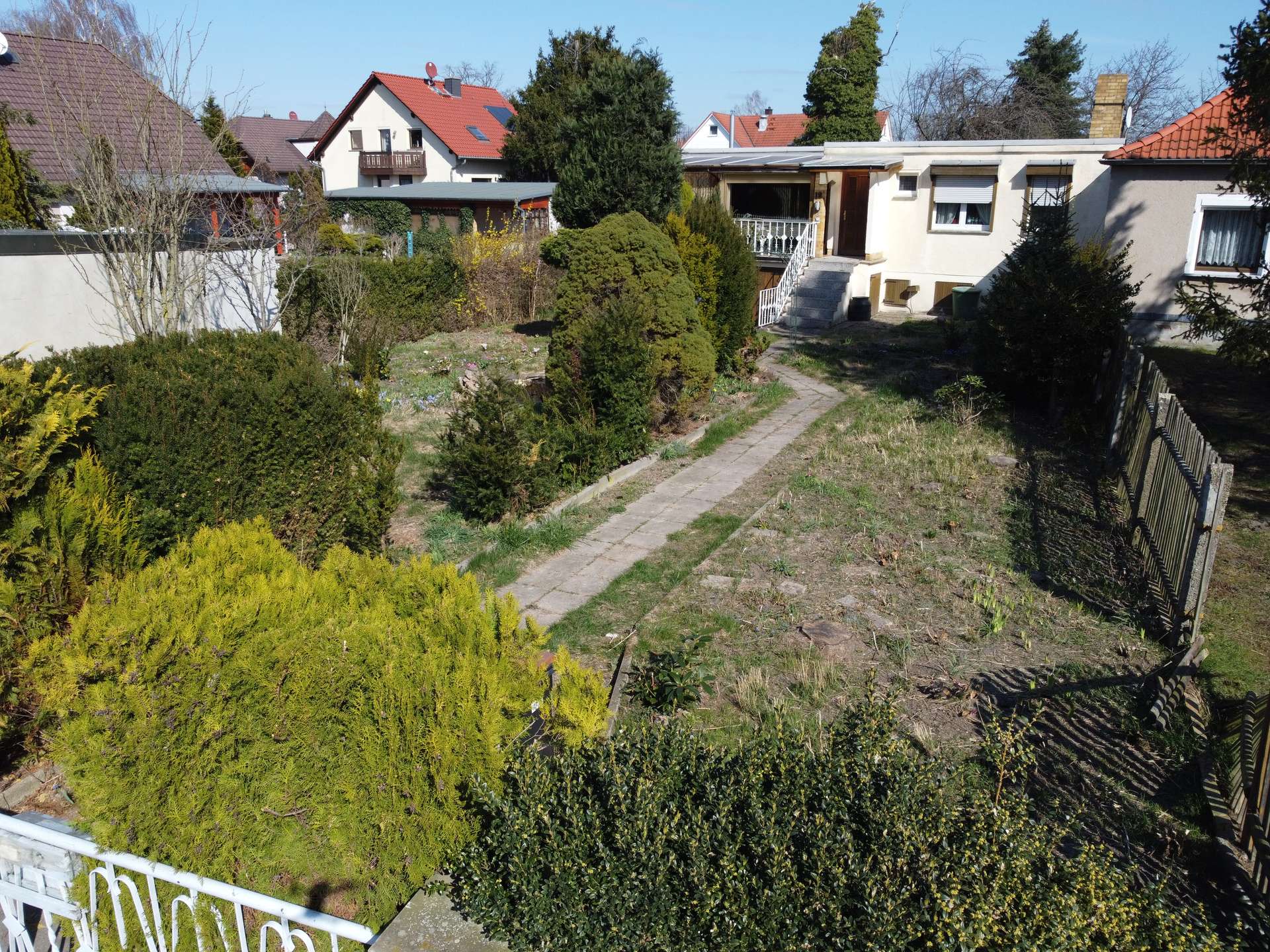 Pfad im Garten 