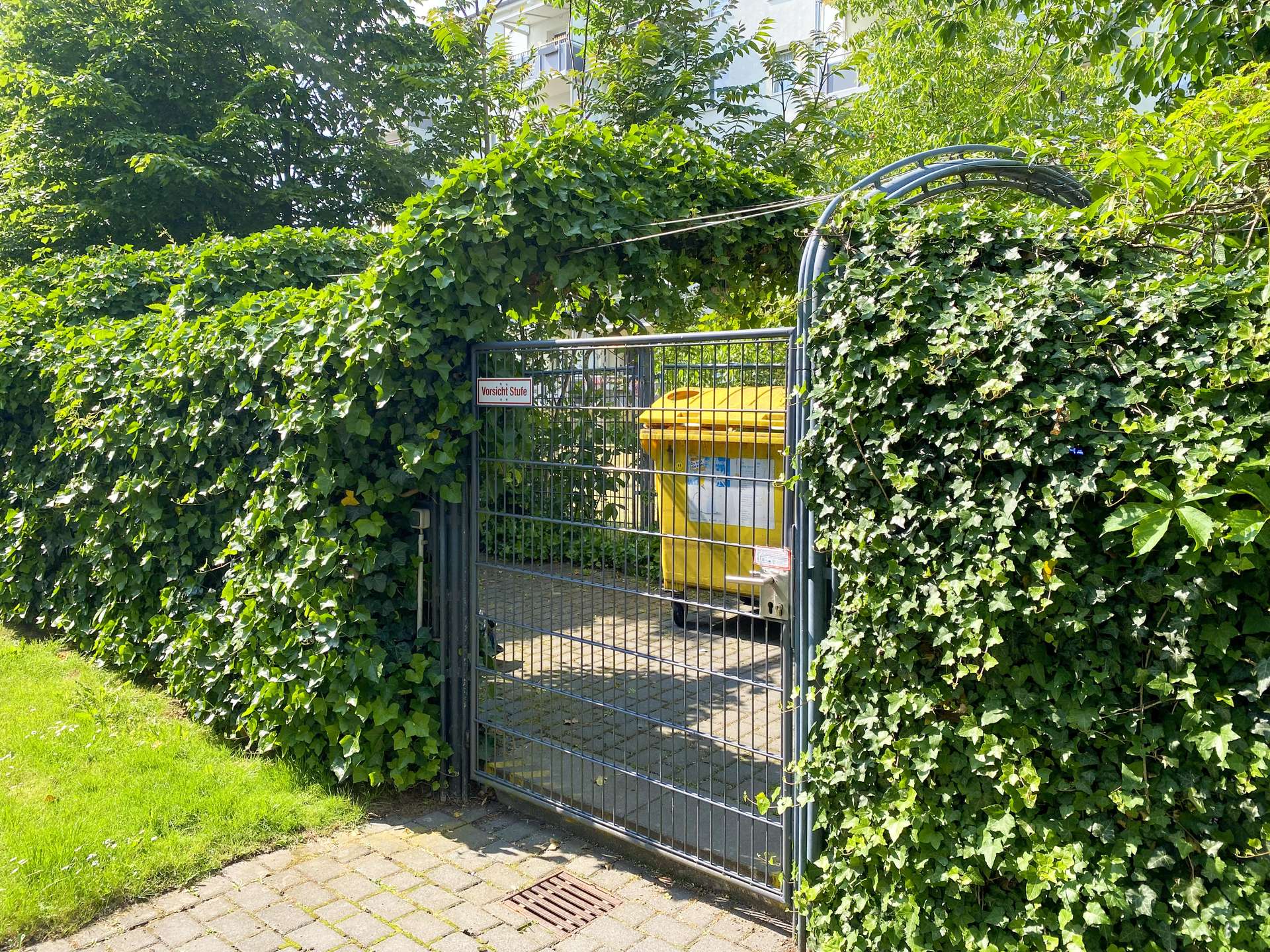 gepflegter Müllplatz