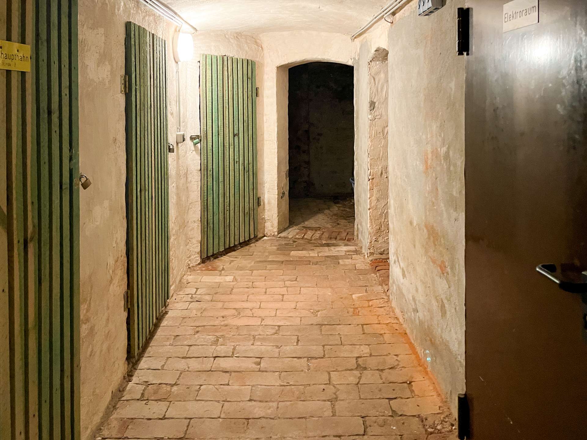 Keller