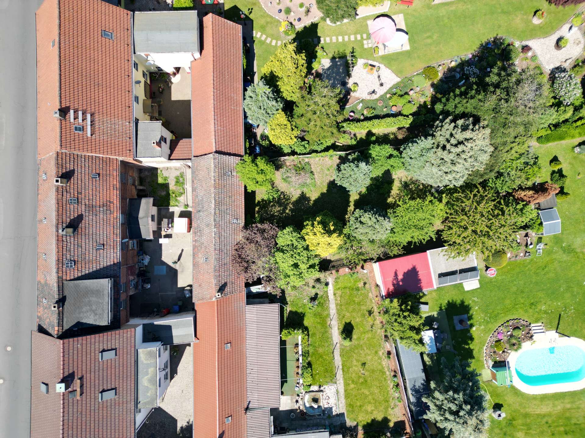 Luftbild Gebäude u. Grundstück