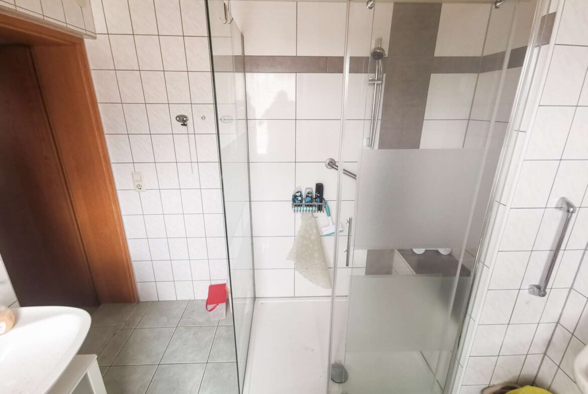 Tageslichtbad Dusche OG