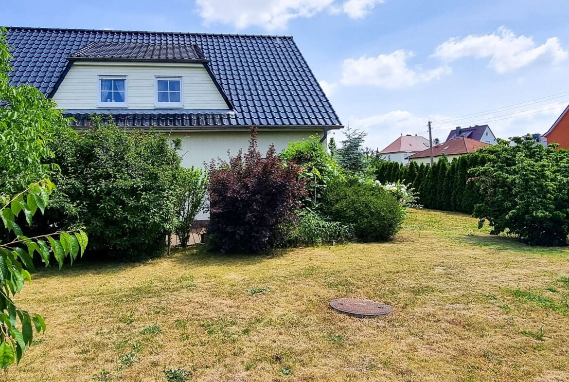 Gartenblick zum Haus