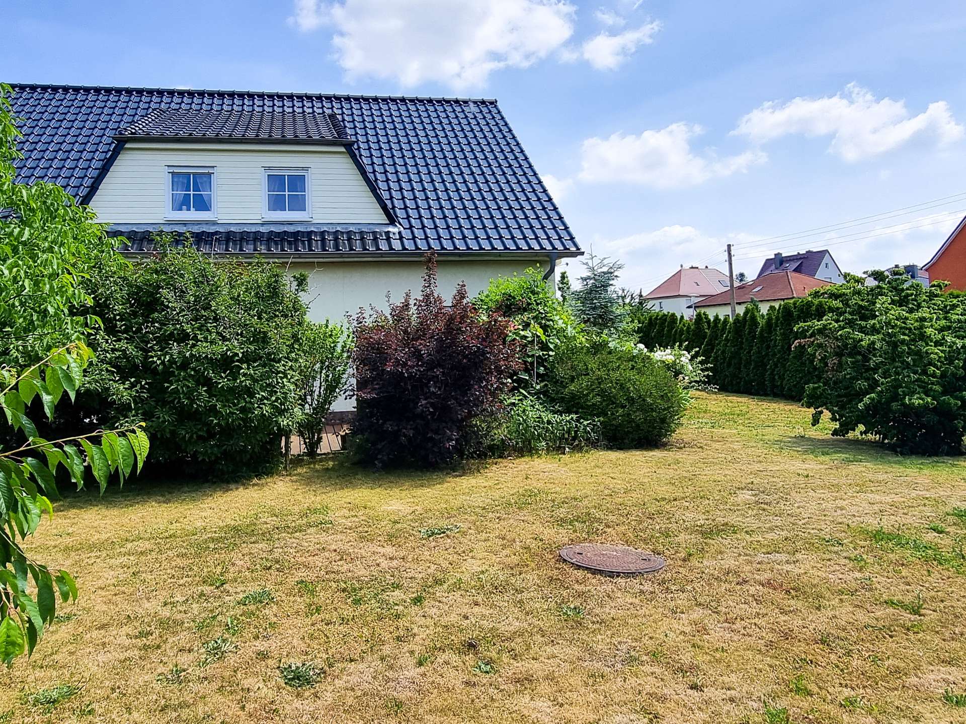 Gartenblick zum Haus