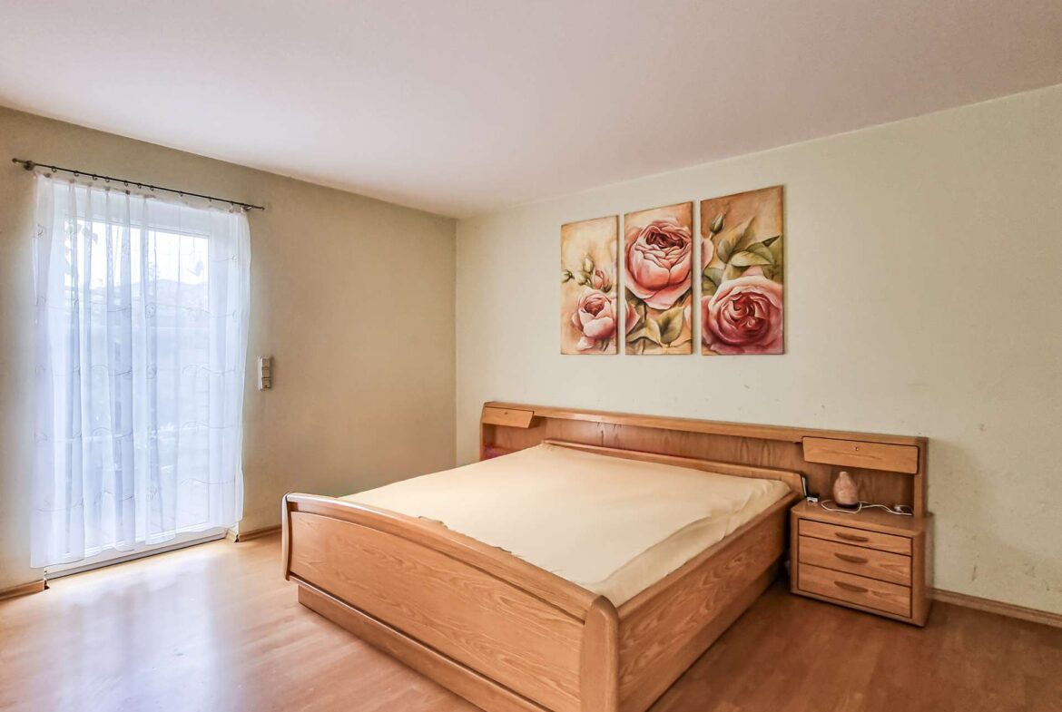 Schlafzimmer I EG 