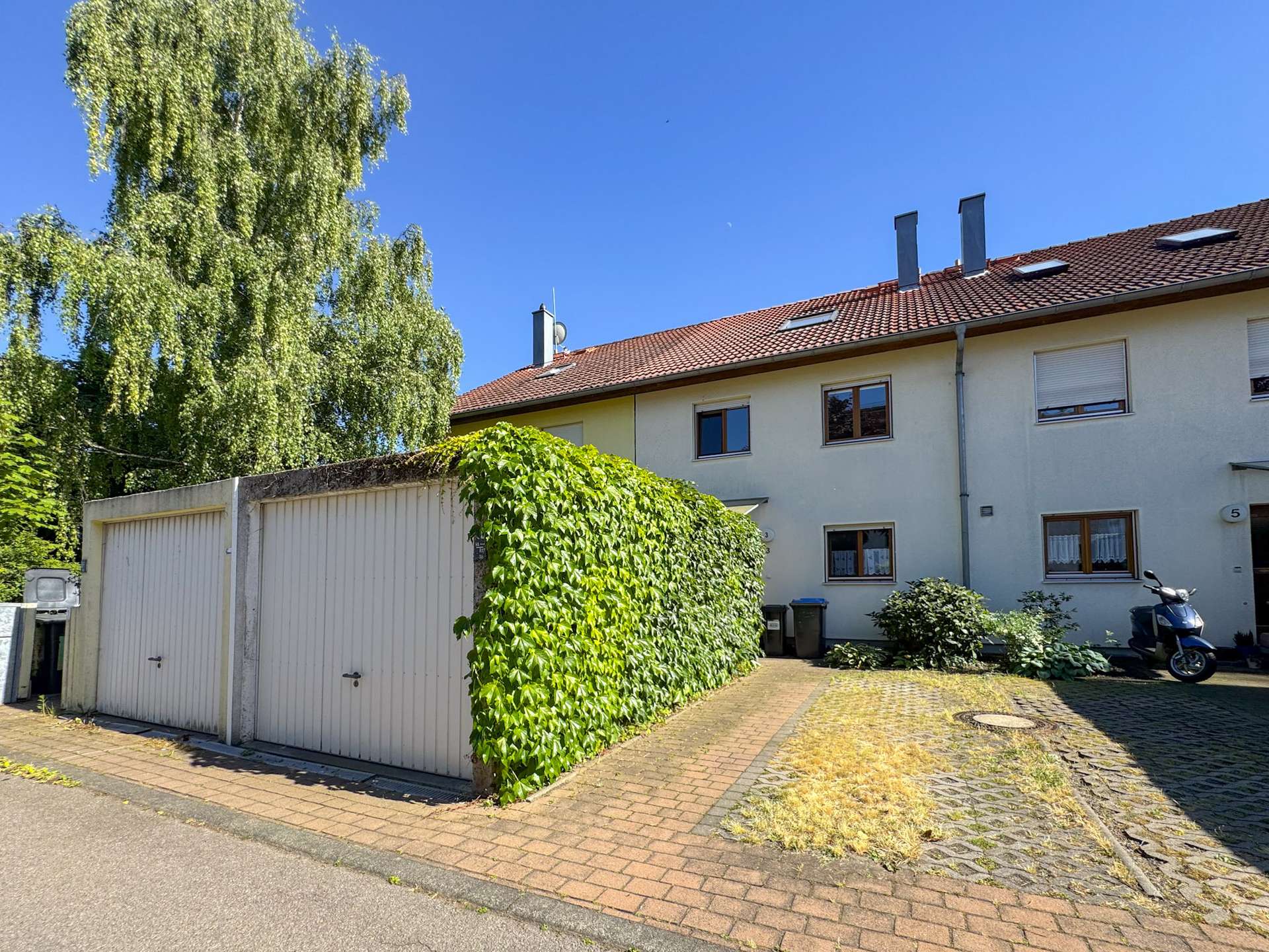 Garage + Stellplatz