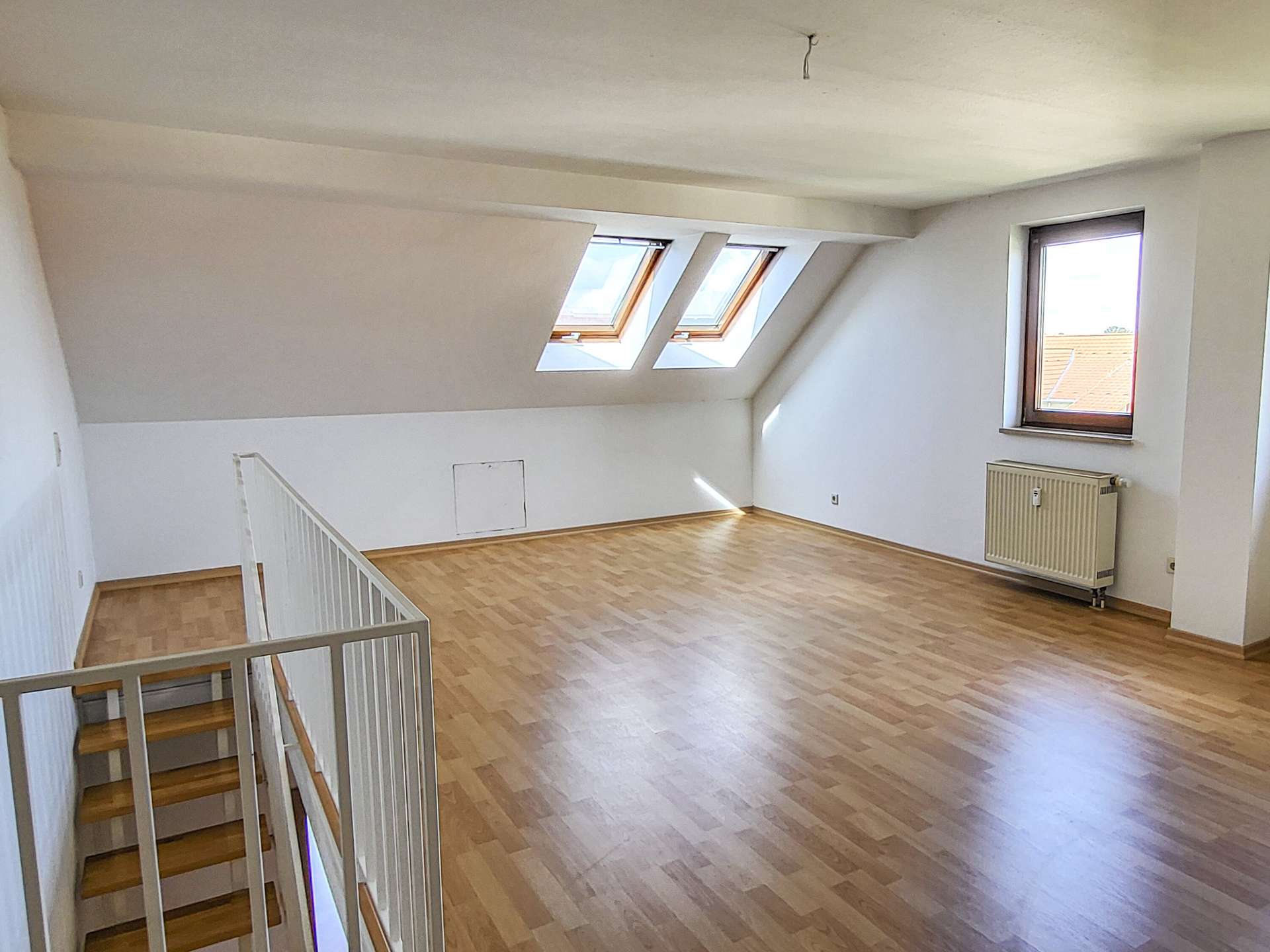 Obergeschoss mit vielen Fenstern