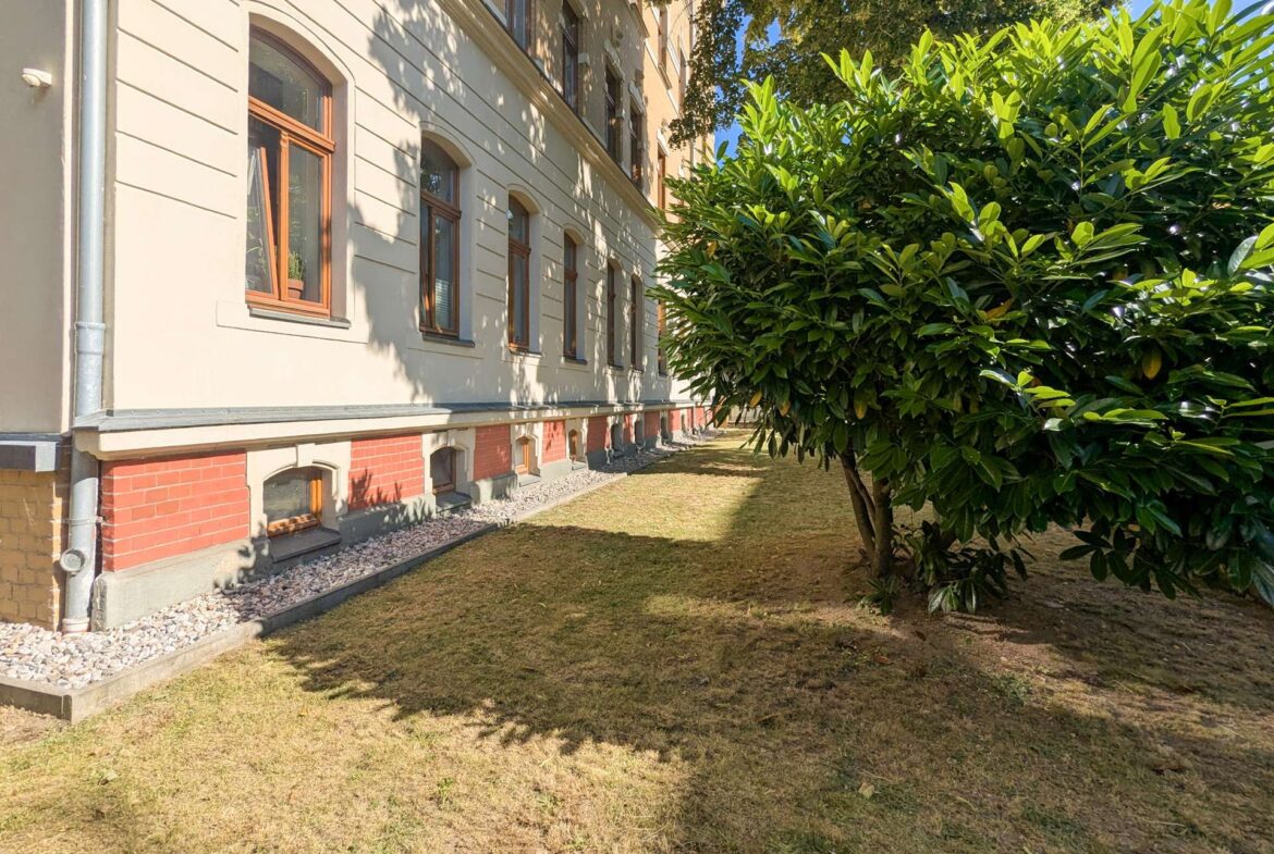 Vor dem Haus
