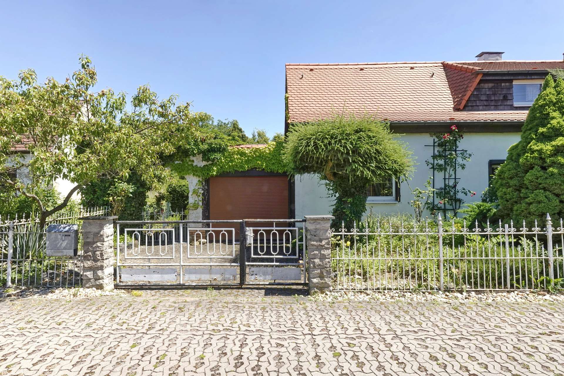 3 mit Garage