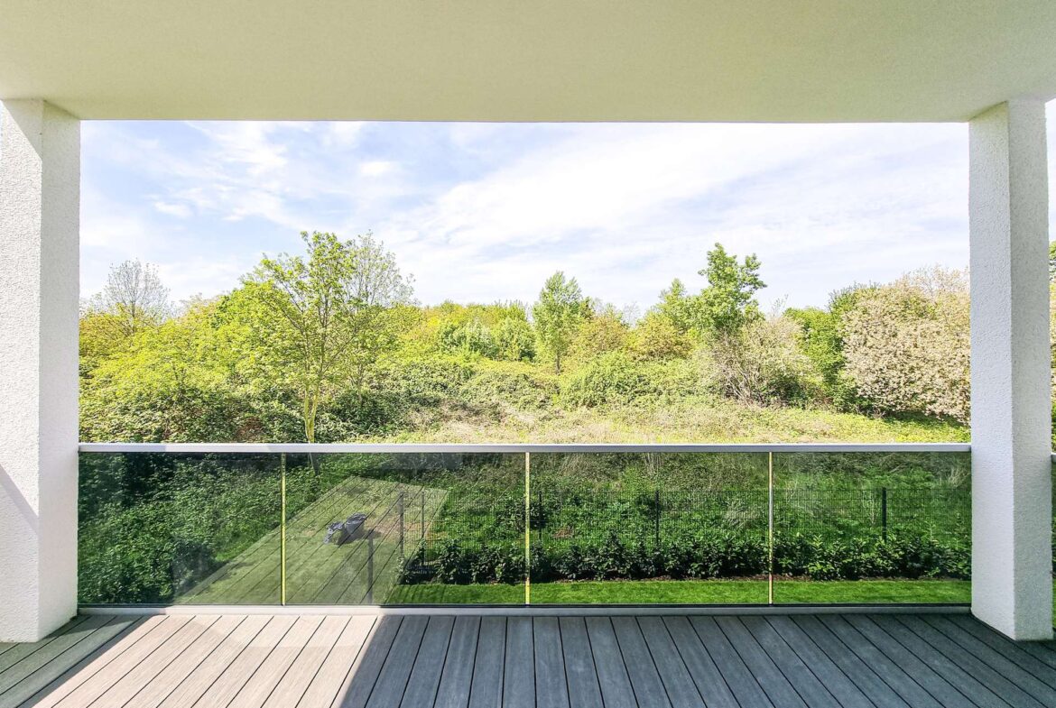 großer Balkon