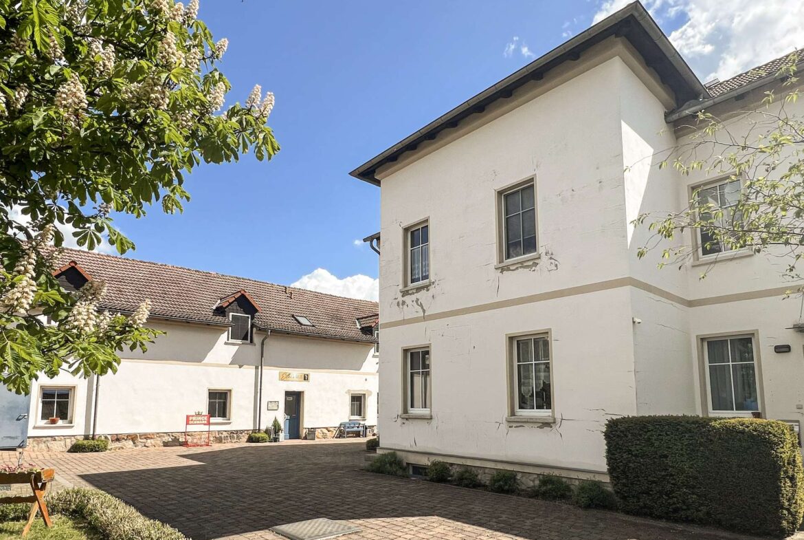 Blick auf Haus 1 und Haus 2
