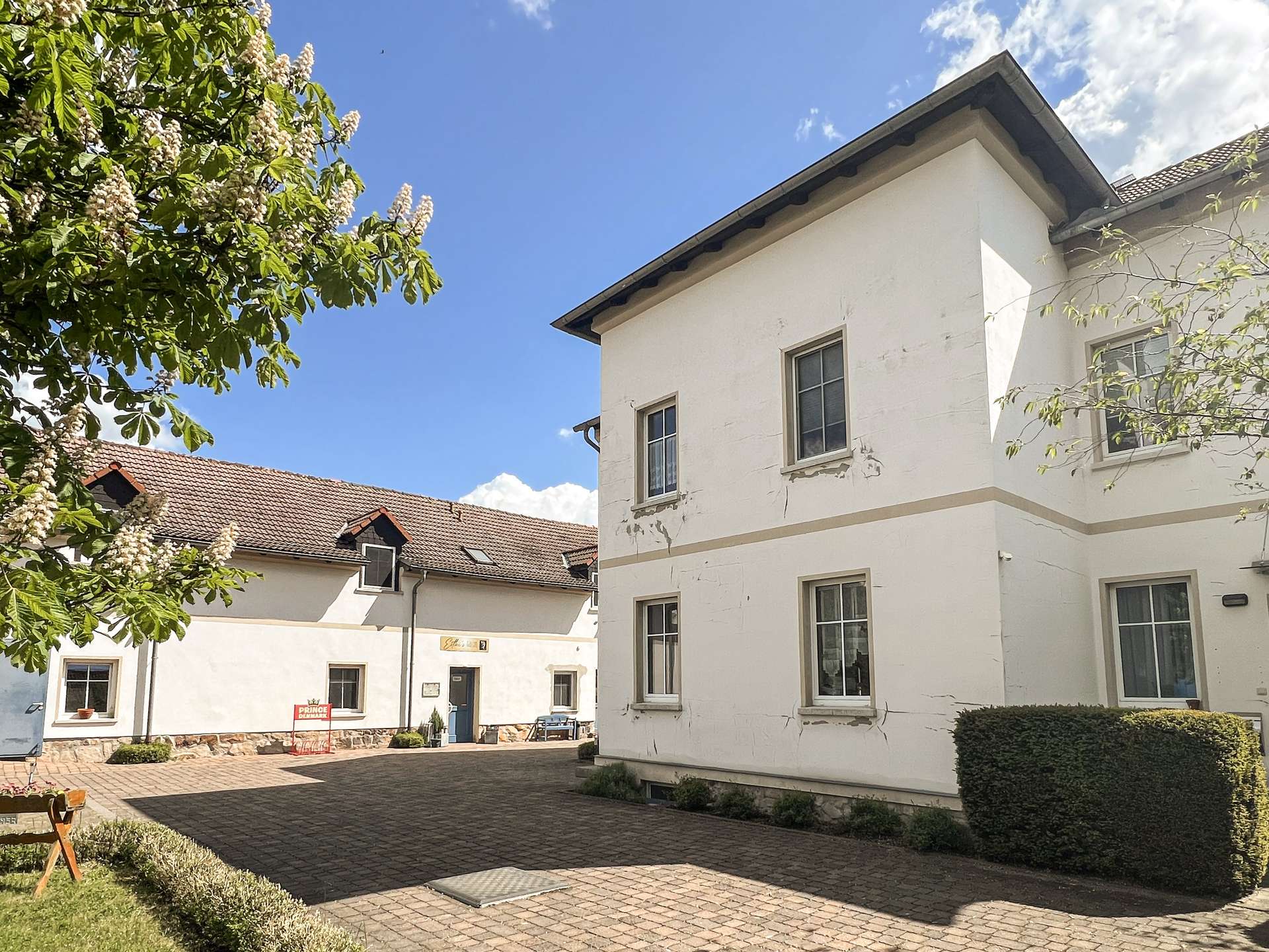Blick auf Haus 1 und Haus 2