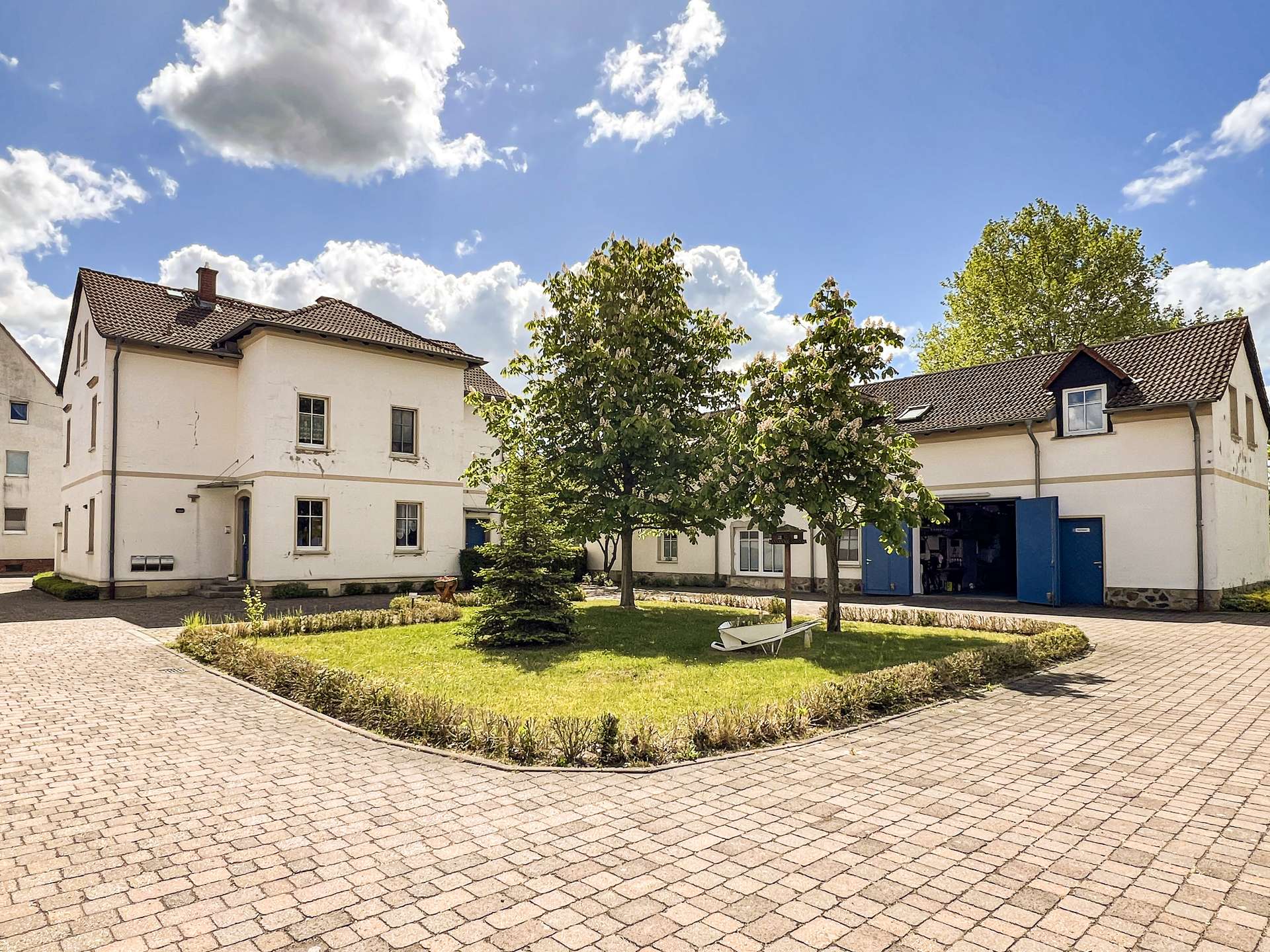 Blick auf Haus 1 und Haus 3
