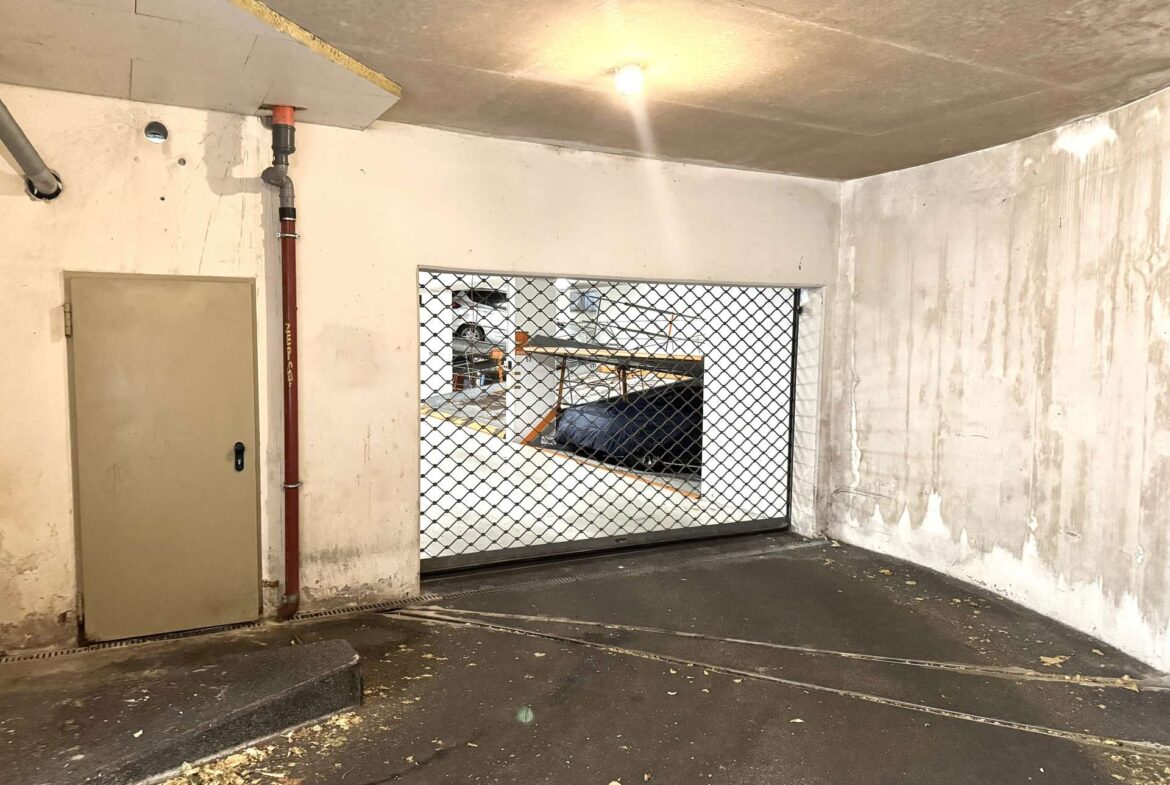 Toransicht Zugang zur Tiefgarage
