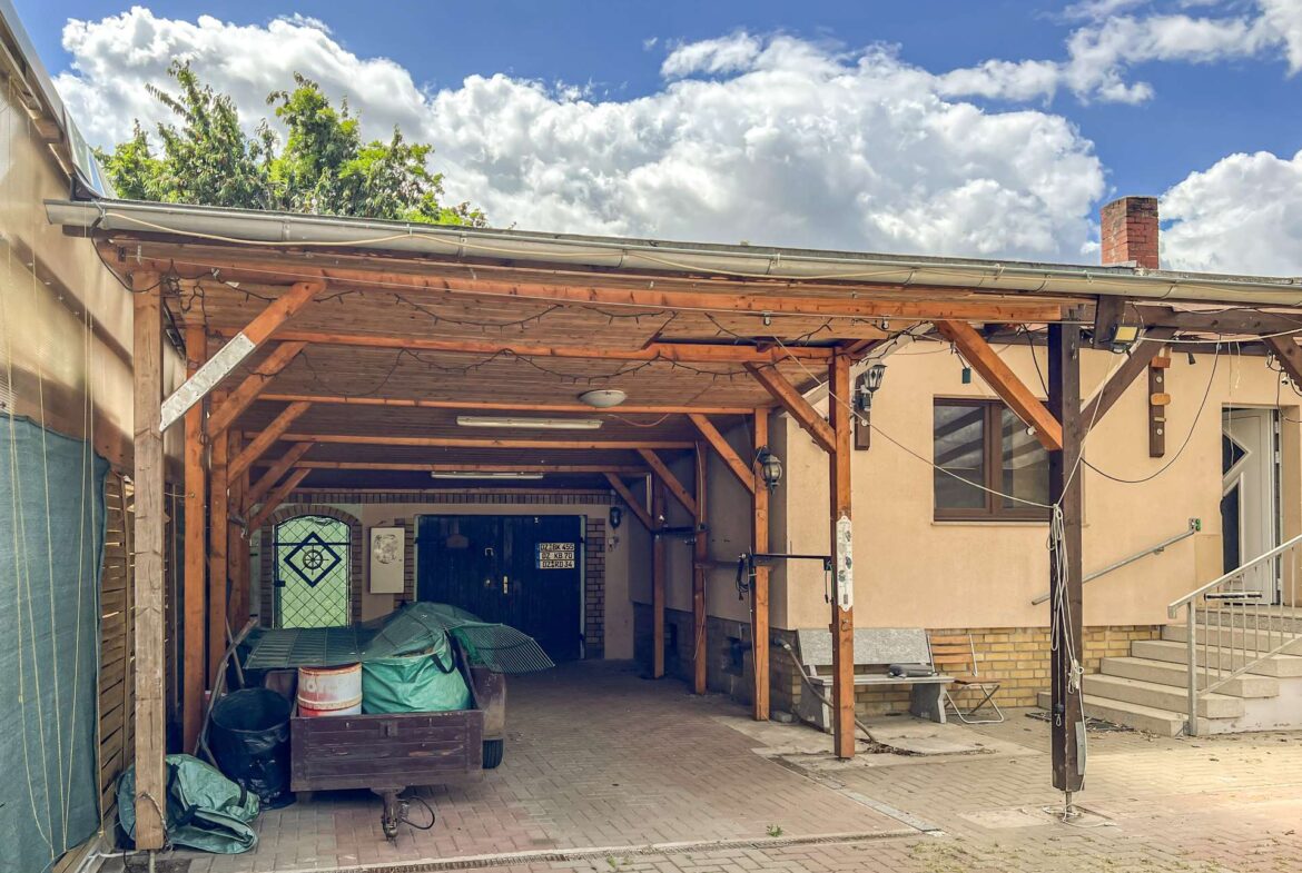 Carport