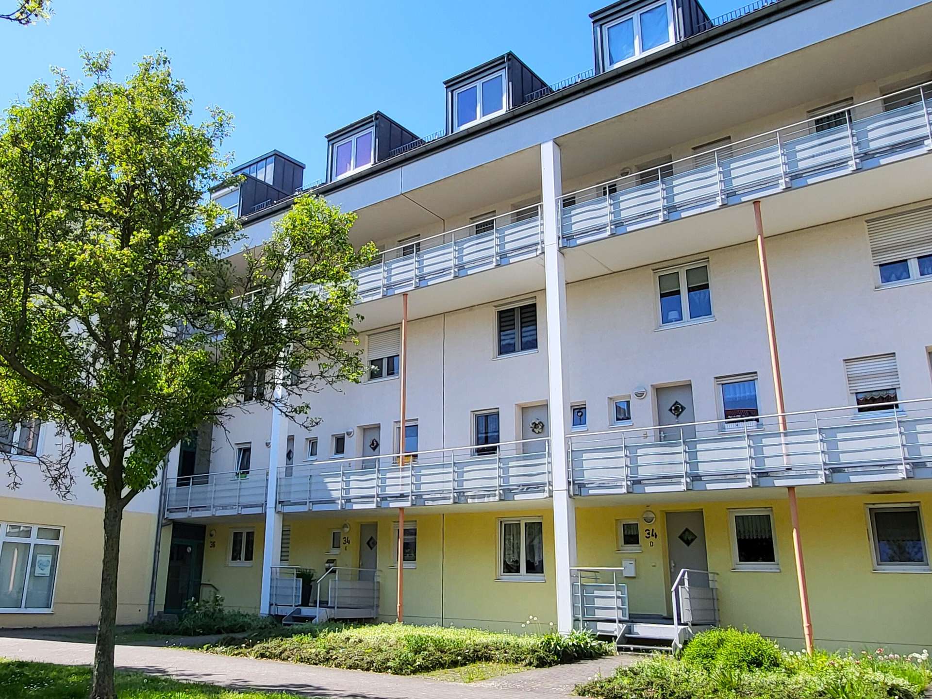 Hausfront_Vorderansicht