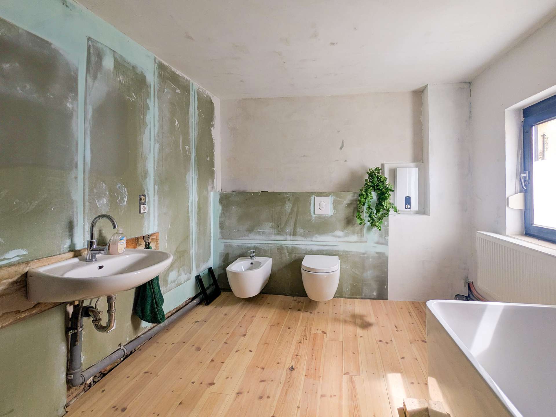 OG WC+Bidet im Badezimmer