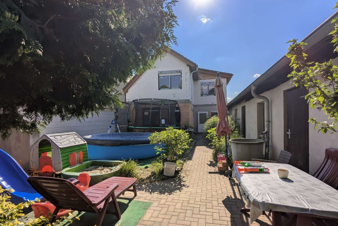 Rückansicht mit Garten