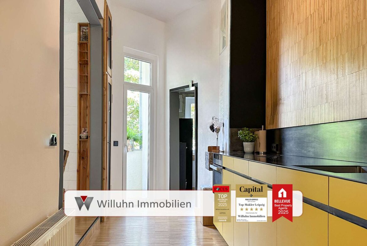 Titelbild_Küche mit Zugang zum Balkon